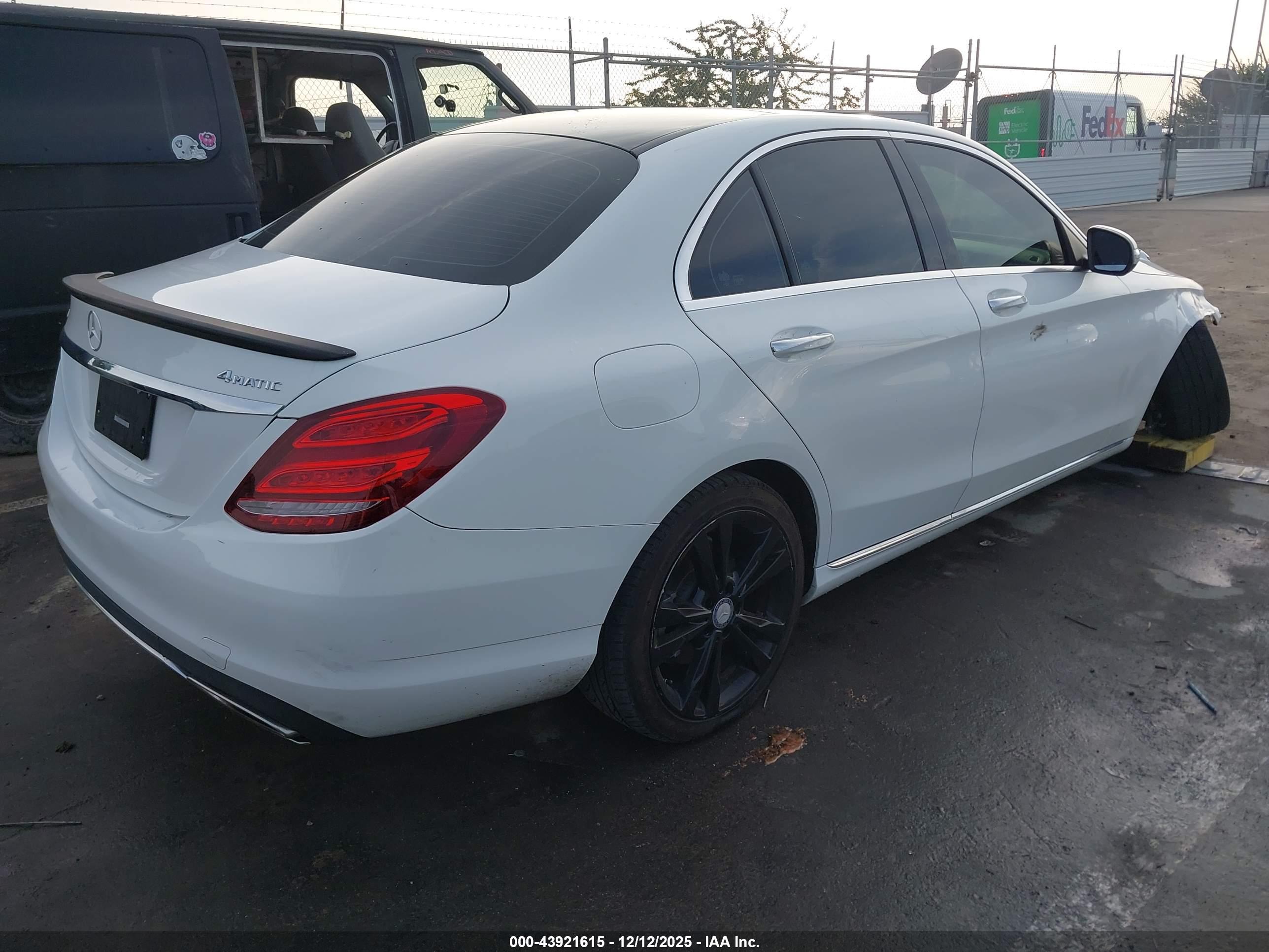 MERCEDES-BENZ C image 4