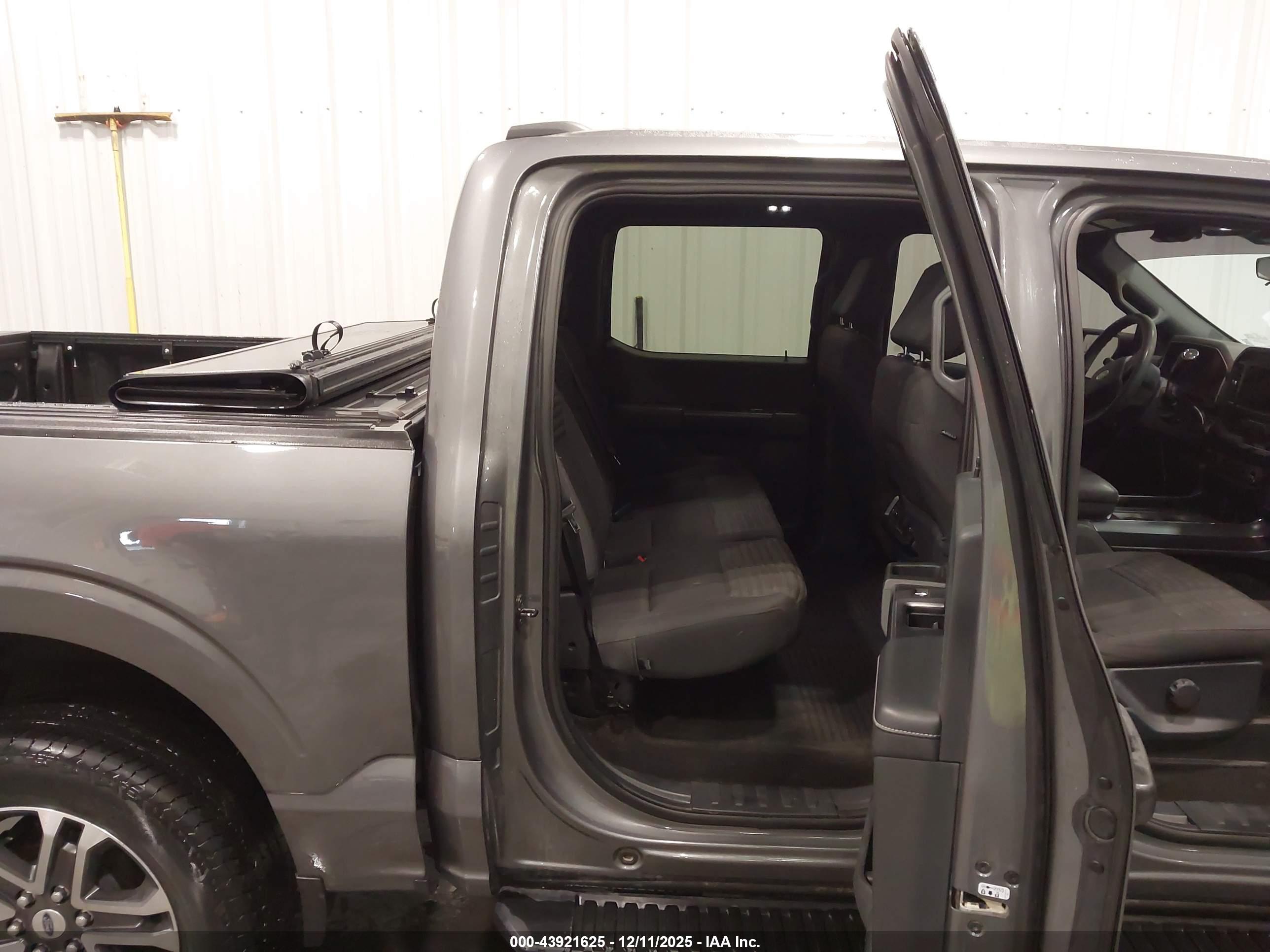 FORD F-150 image 8