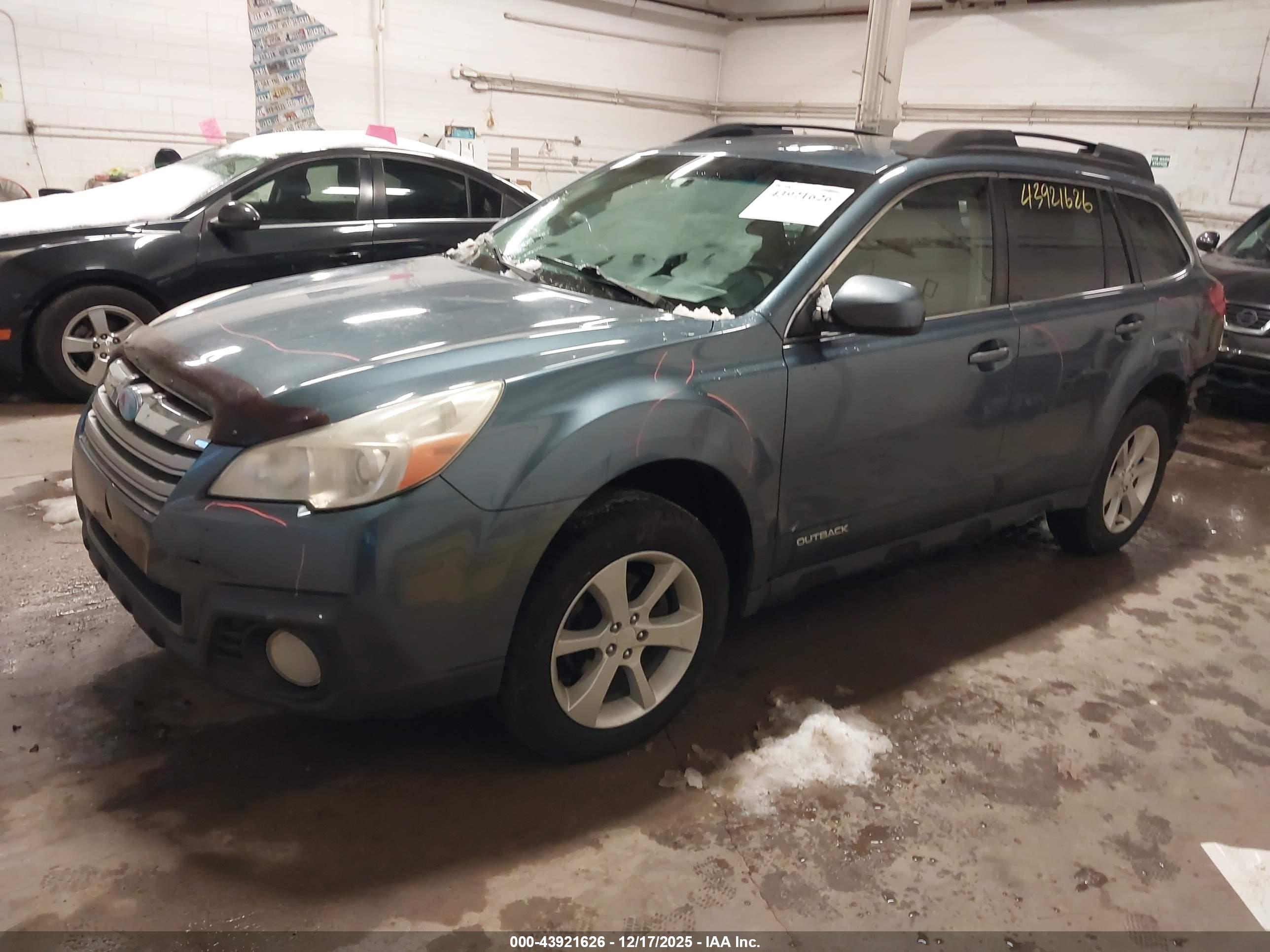 SUBARU OUTBACK image 2