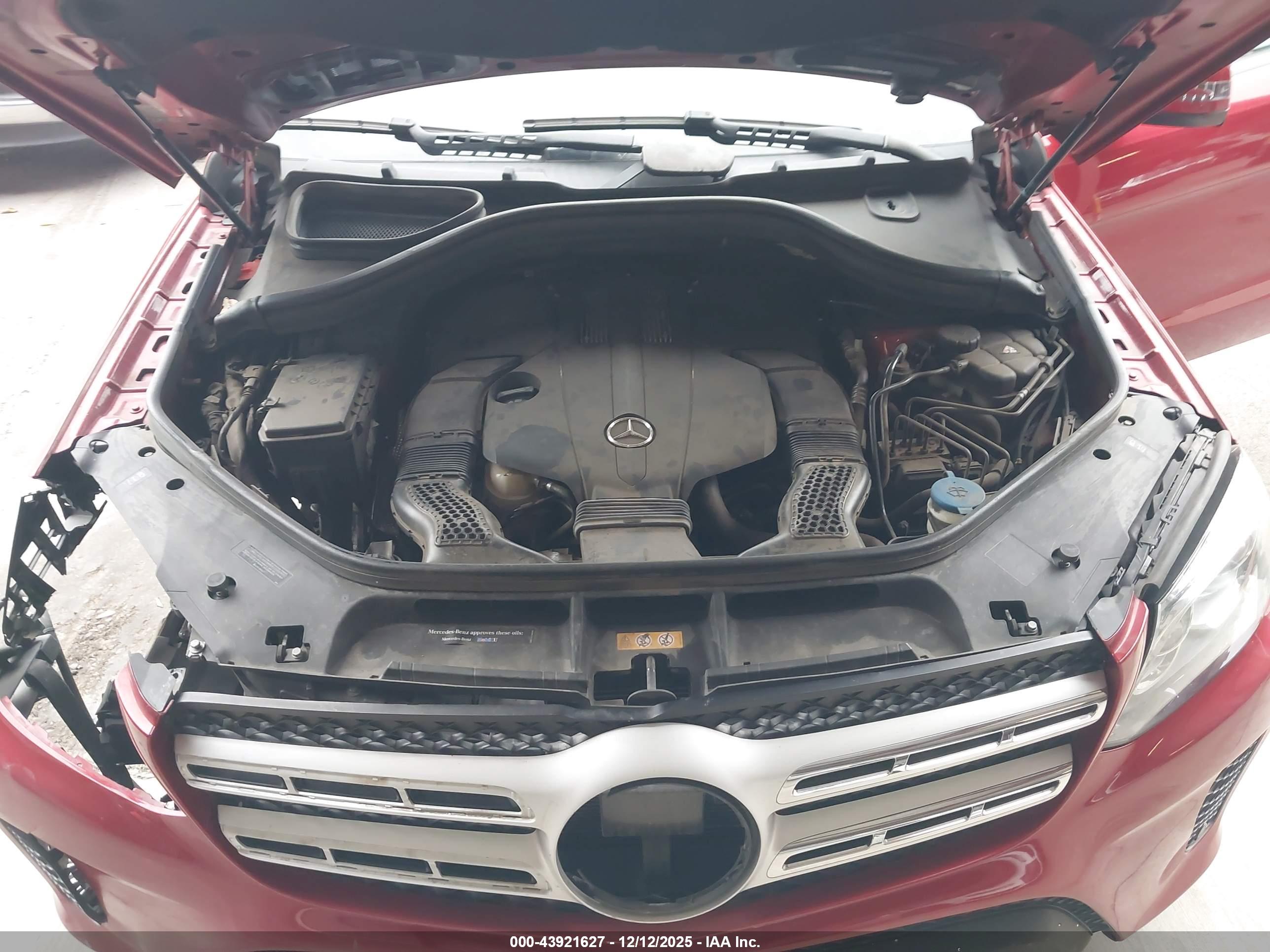 MERCEDES-BENZ GLS image 10