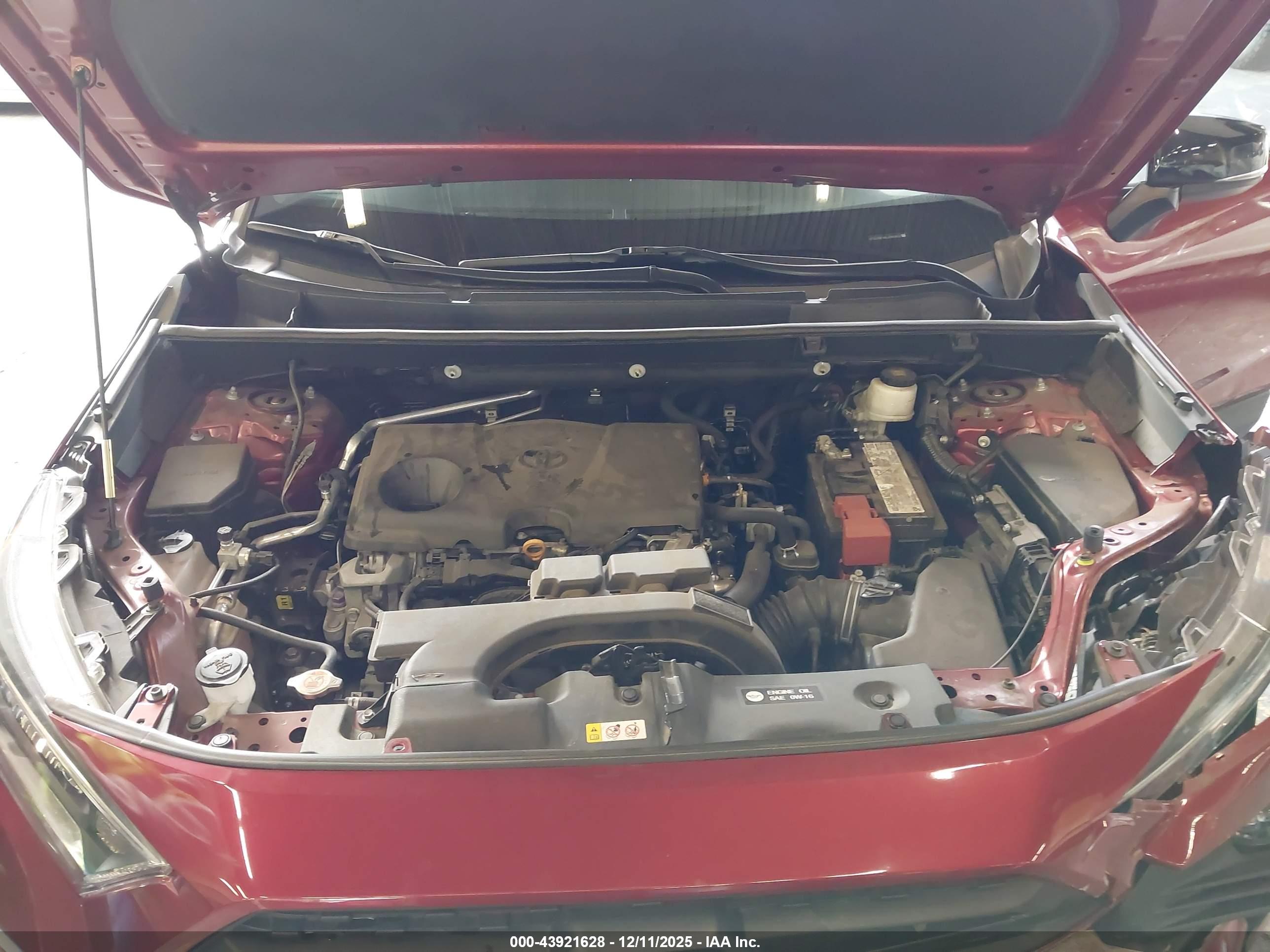 TOYOTA RAV4 image 10
