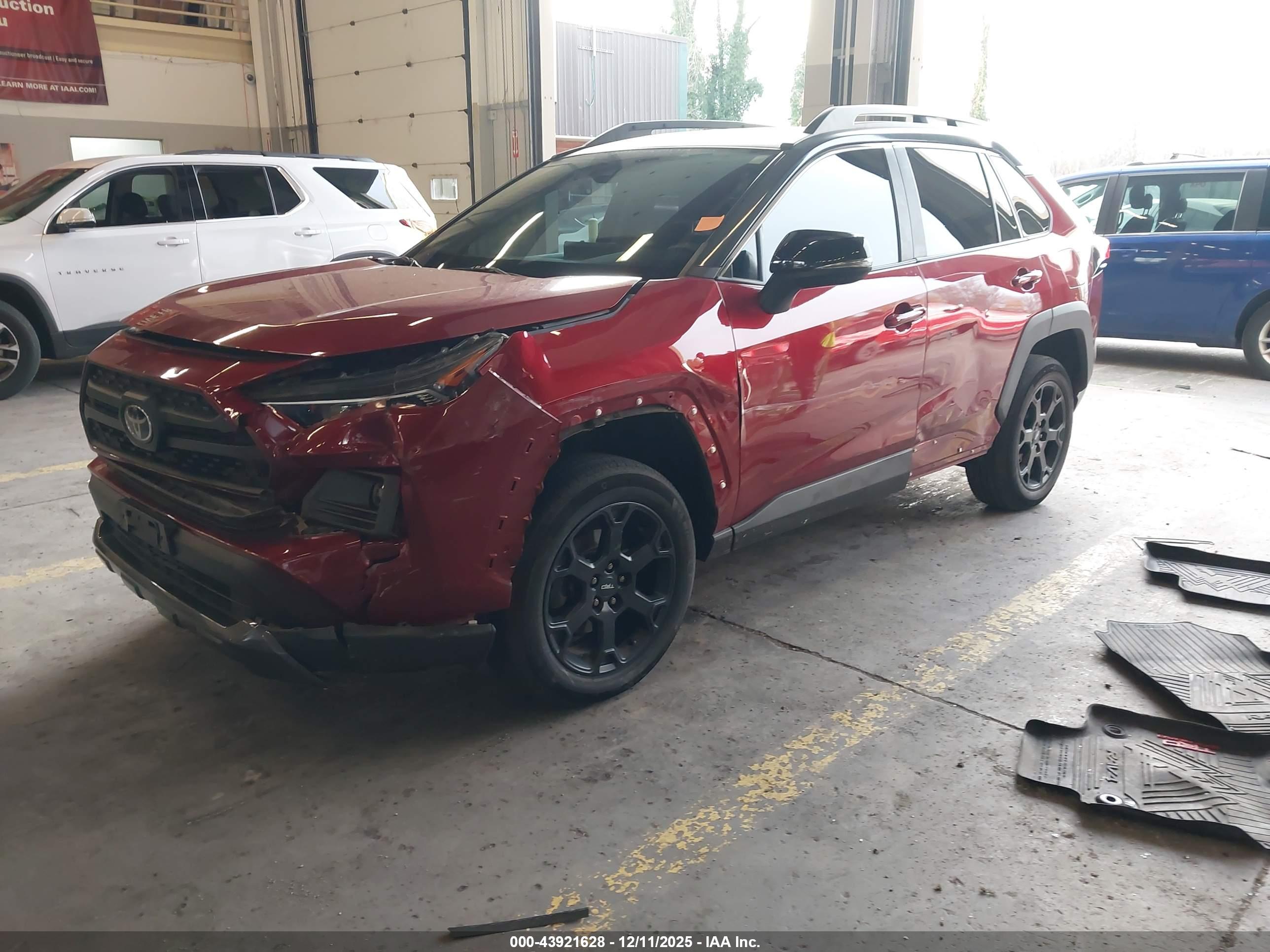 TOYOTA RAV4 image 2