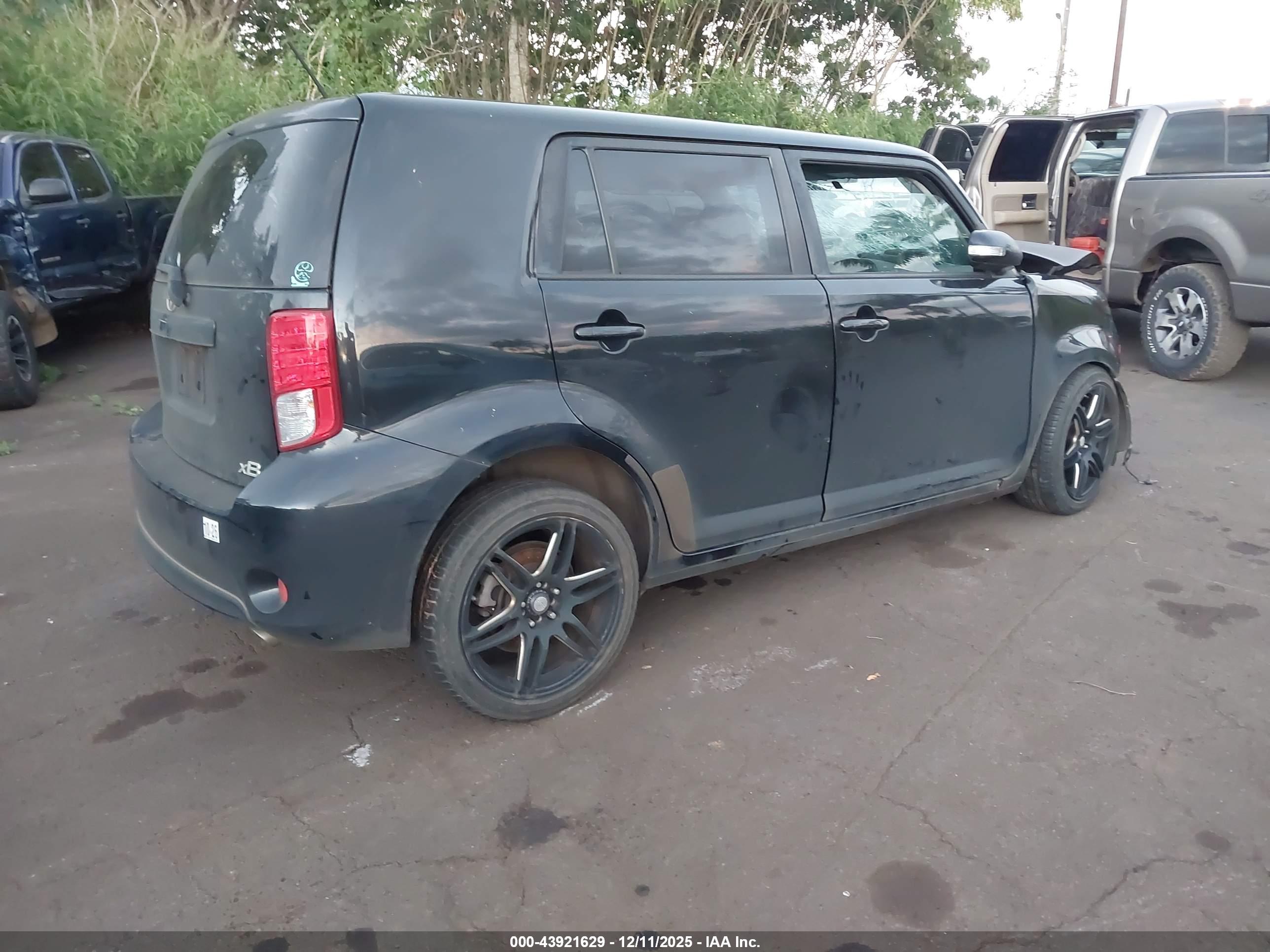 SCION XB image 4