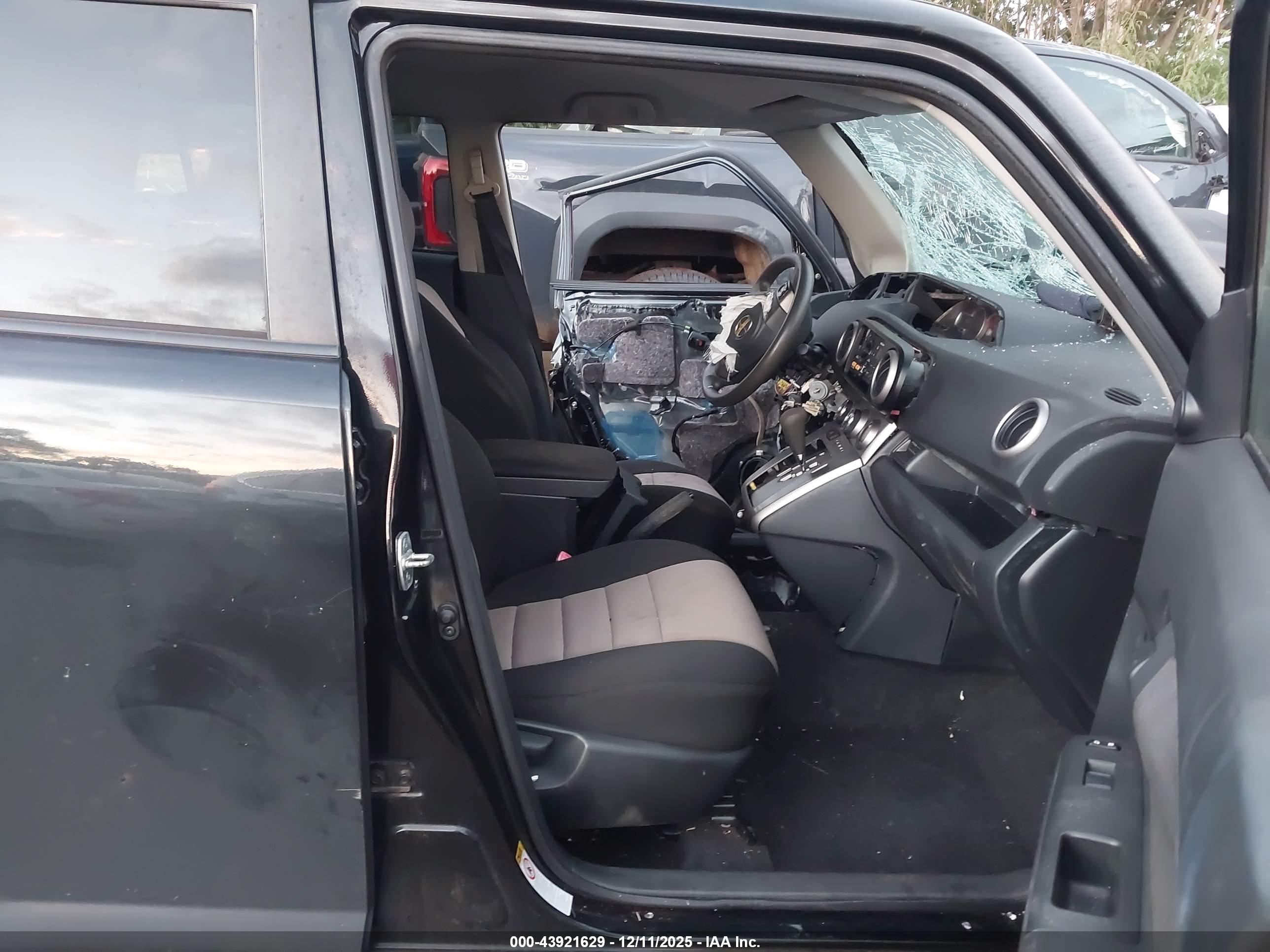 SCION XB image 5