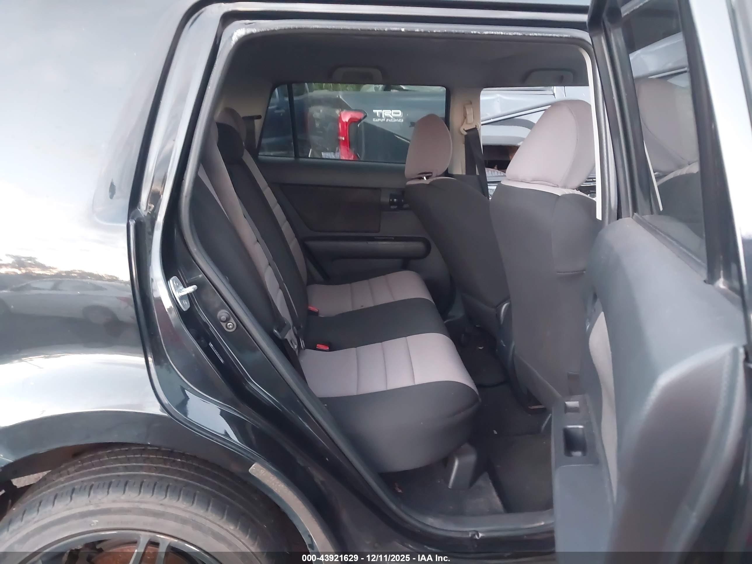 SCION XB image 8