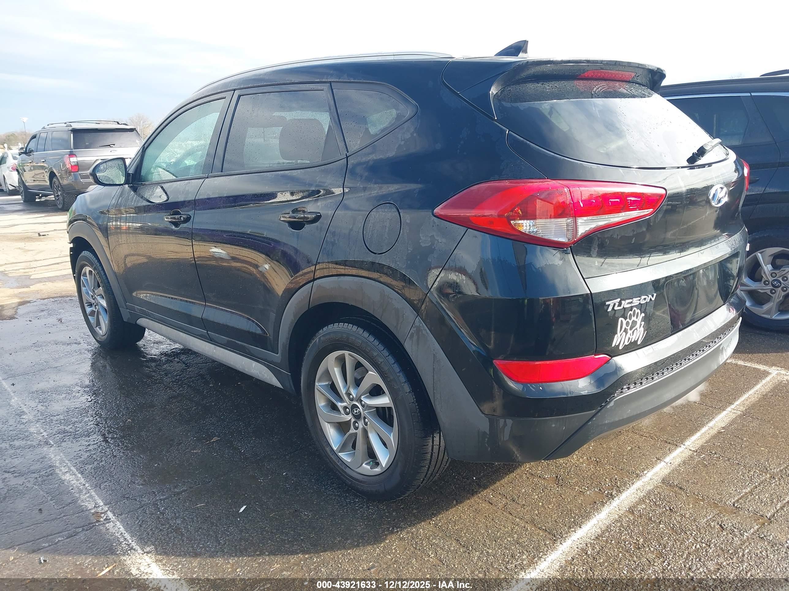 HYUNDAI TUCSON image 3
