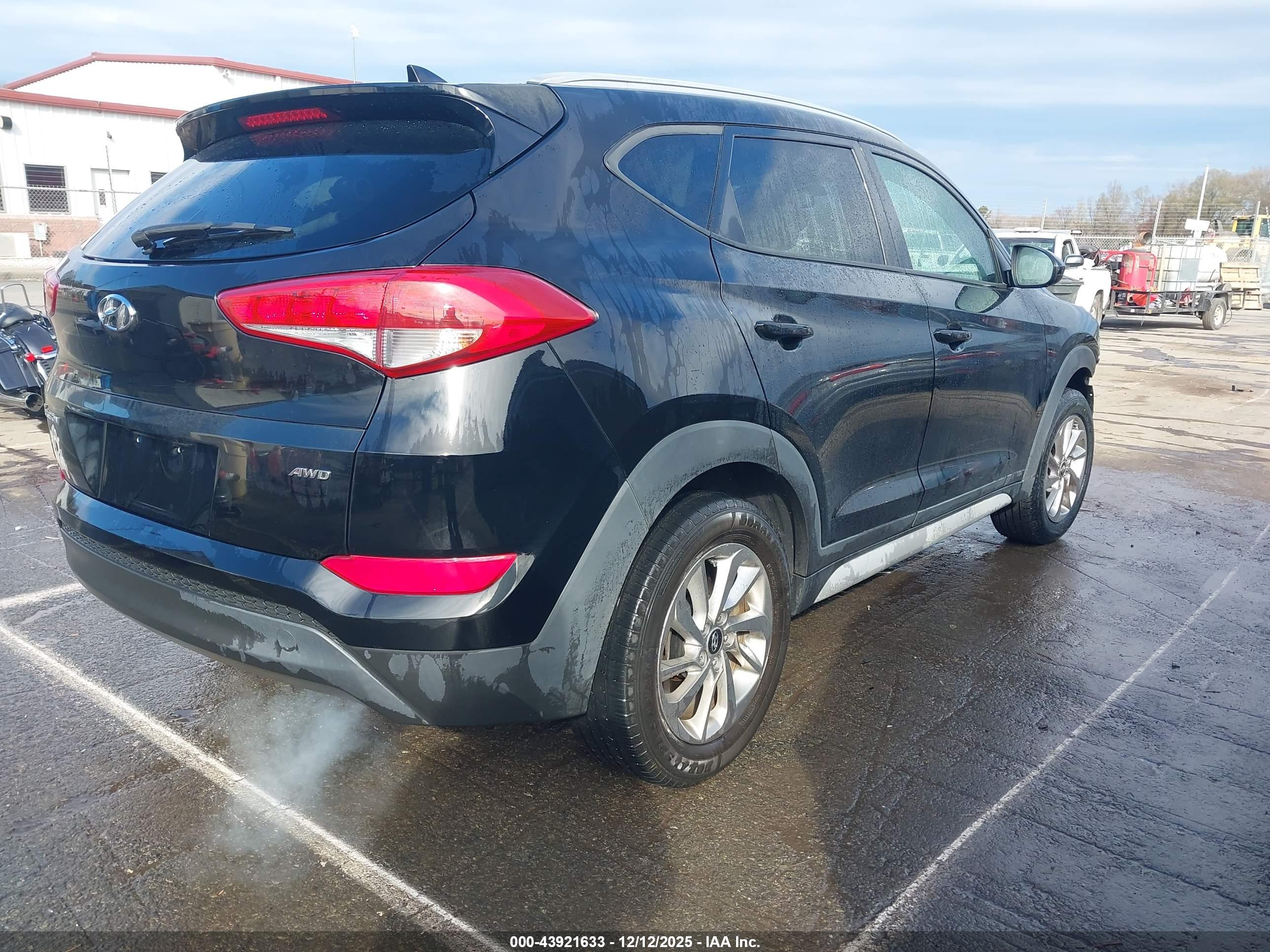 HYUNDAI TUCSON image 4