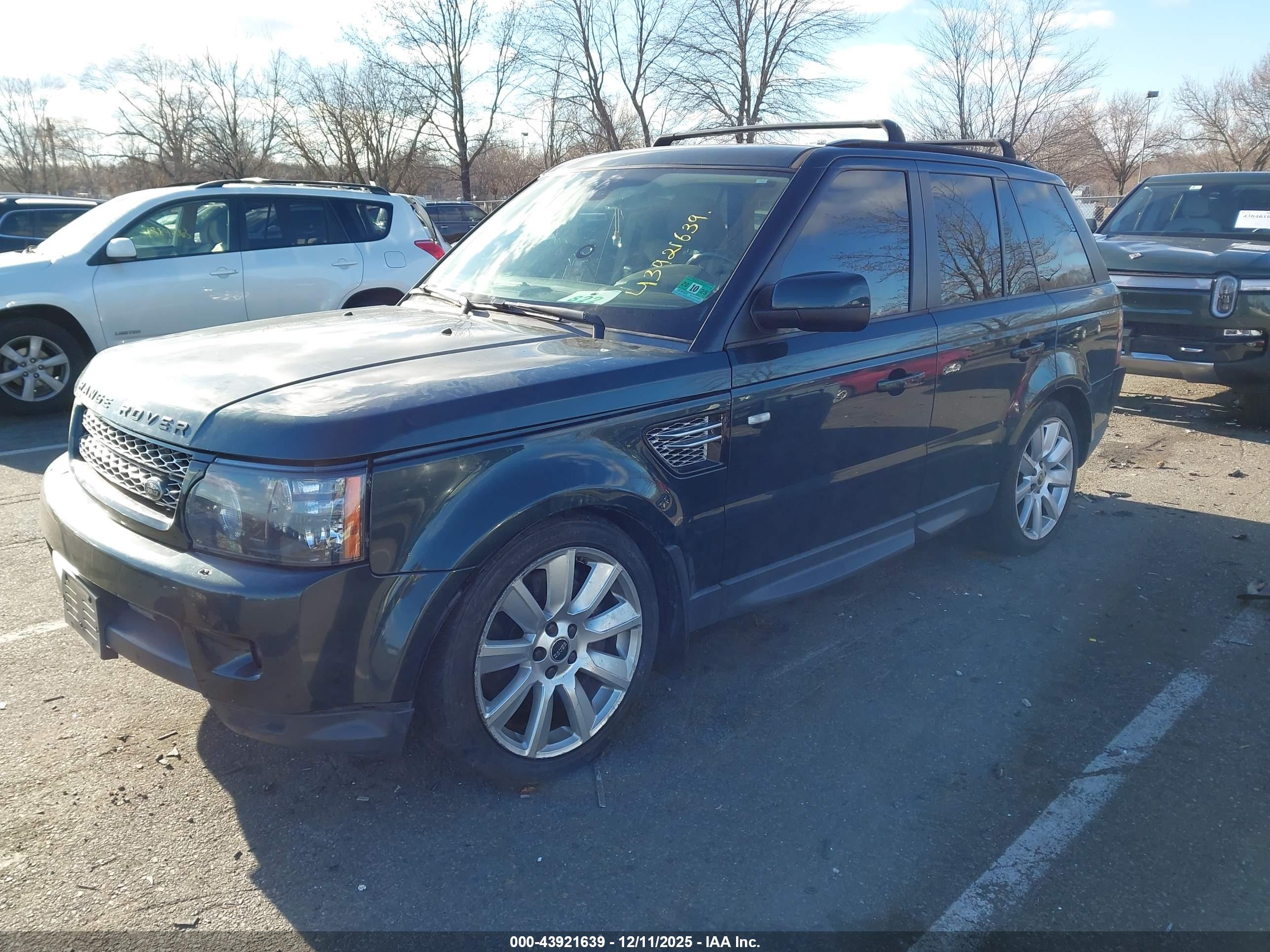 LAND ROVER image 2