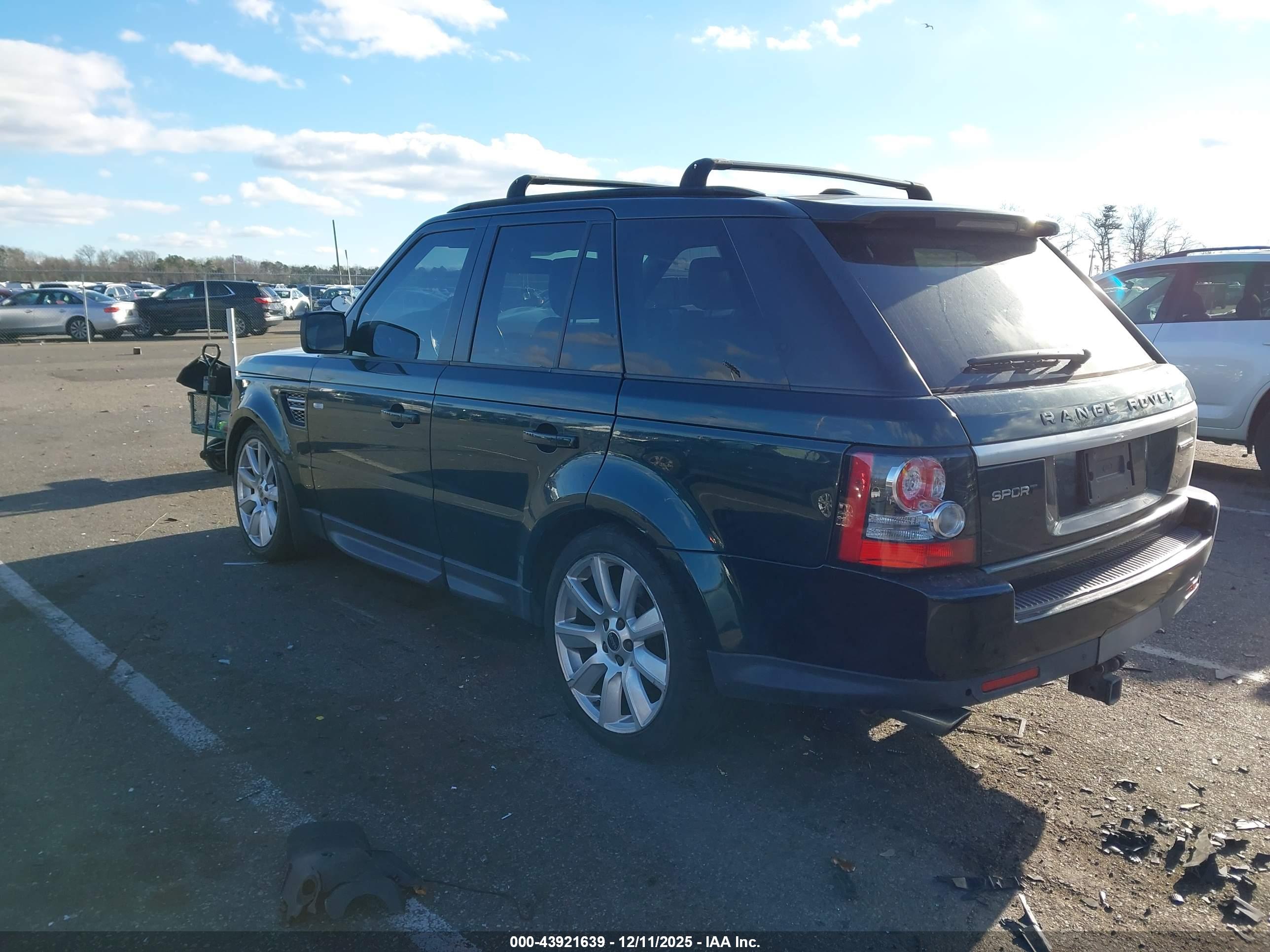 LAND ROVER image 3