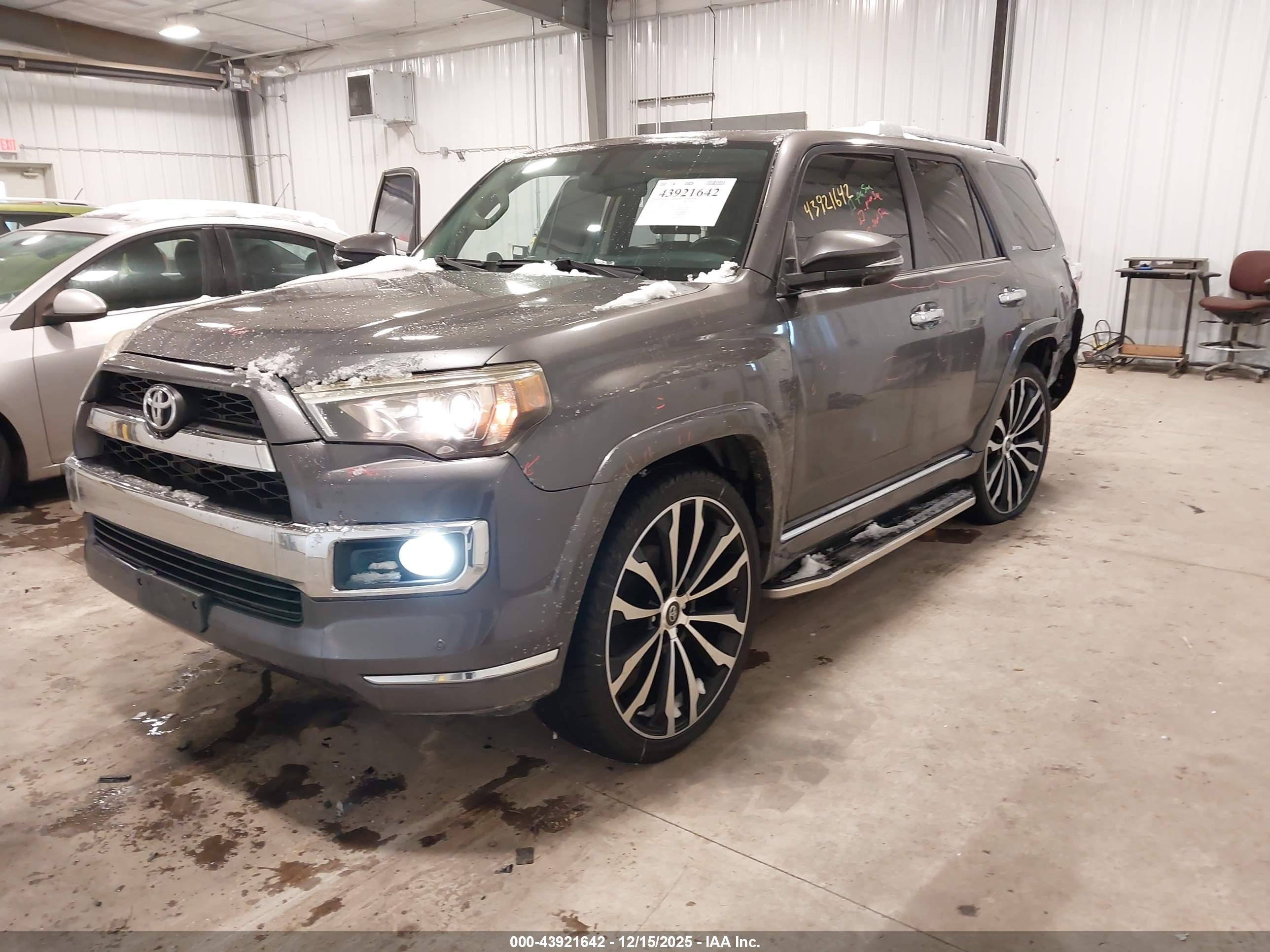 TOYOTA 4RUNNER image 2