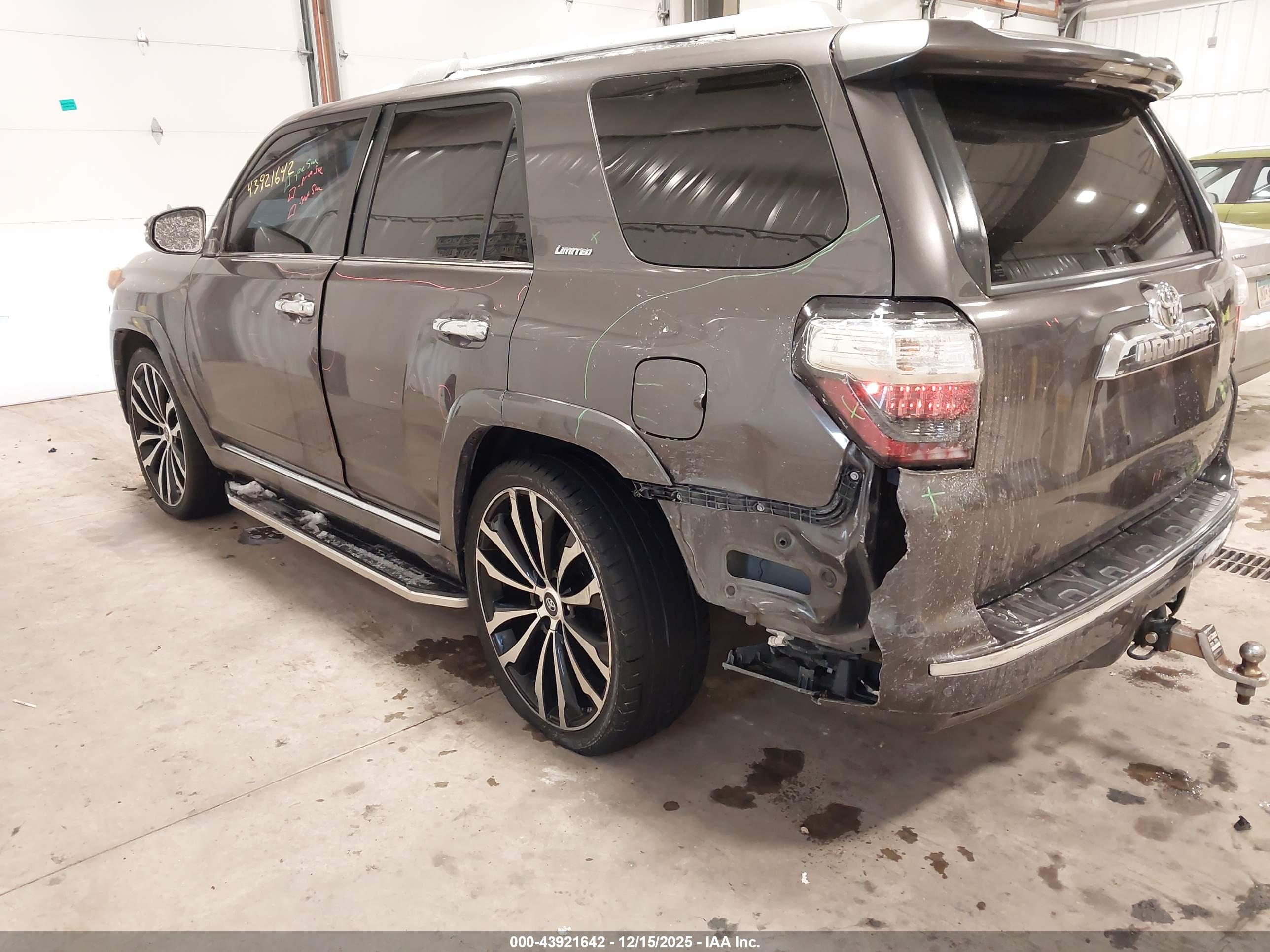 TOYOTA 4RUNNER image 3