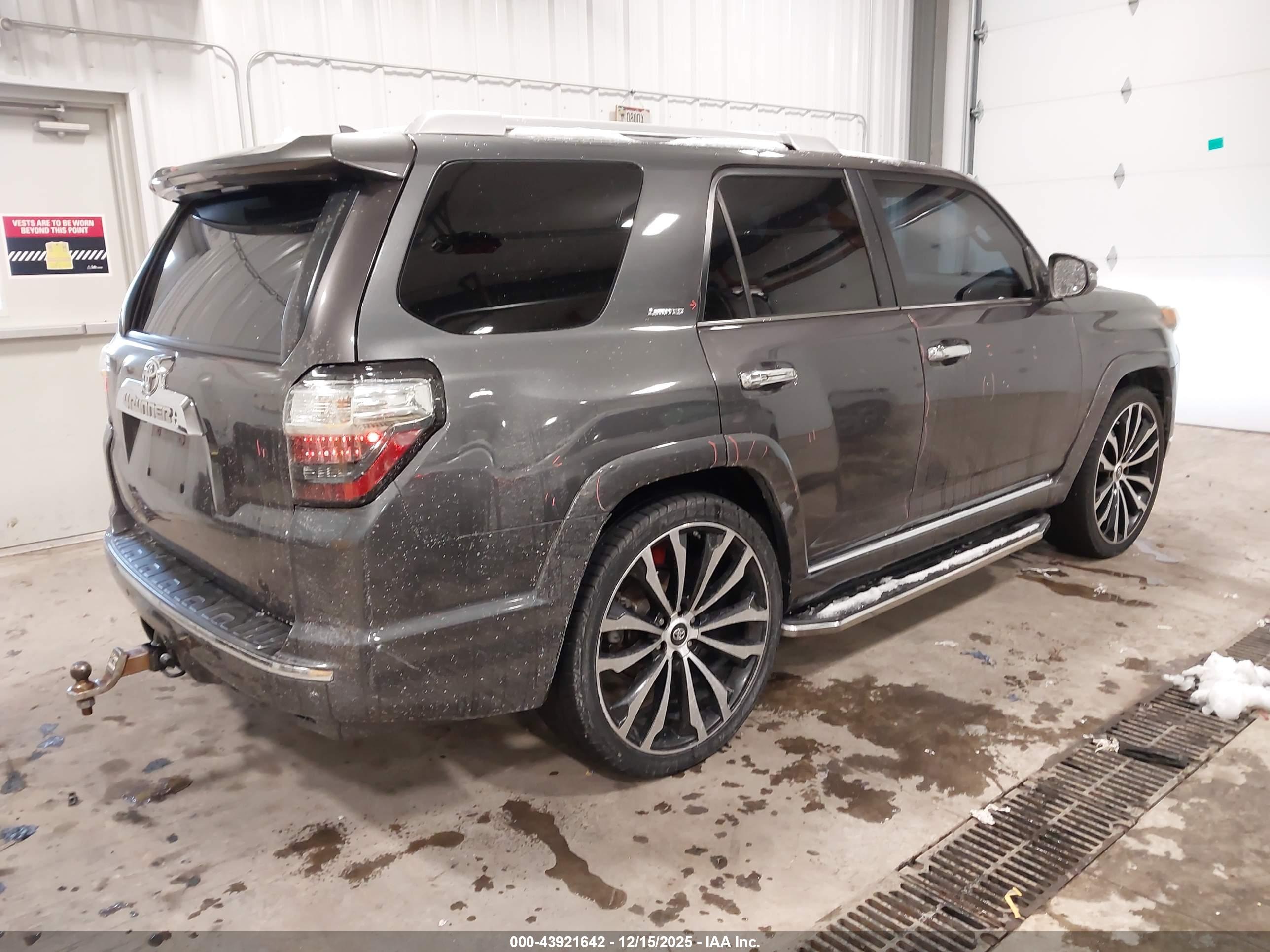 TOYOTA 4RUNNER image 4
