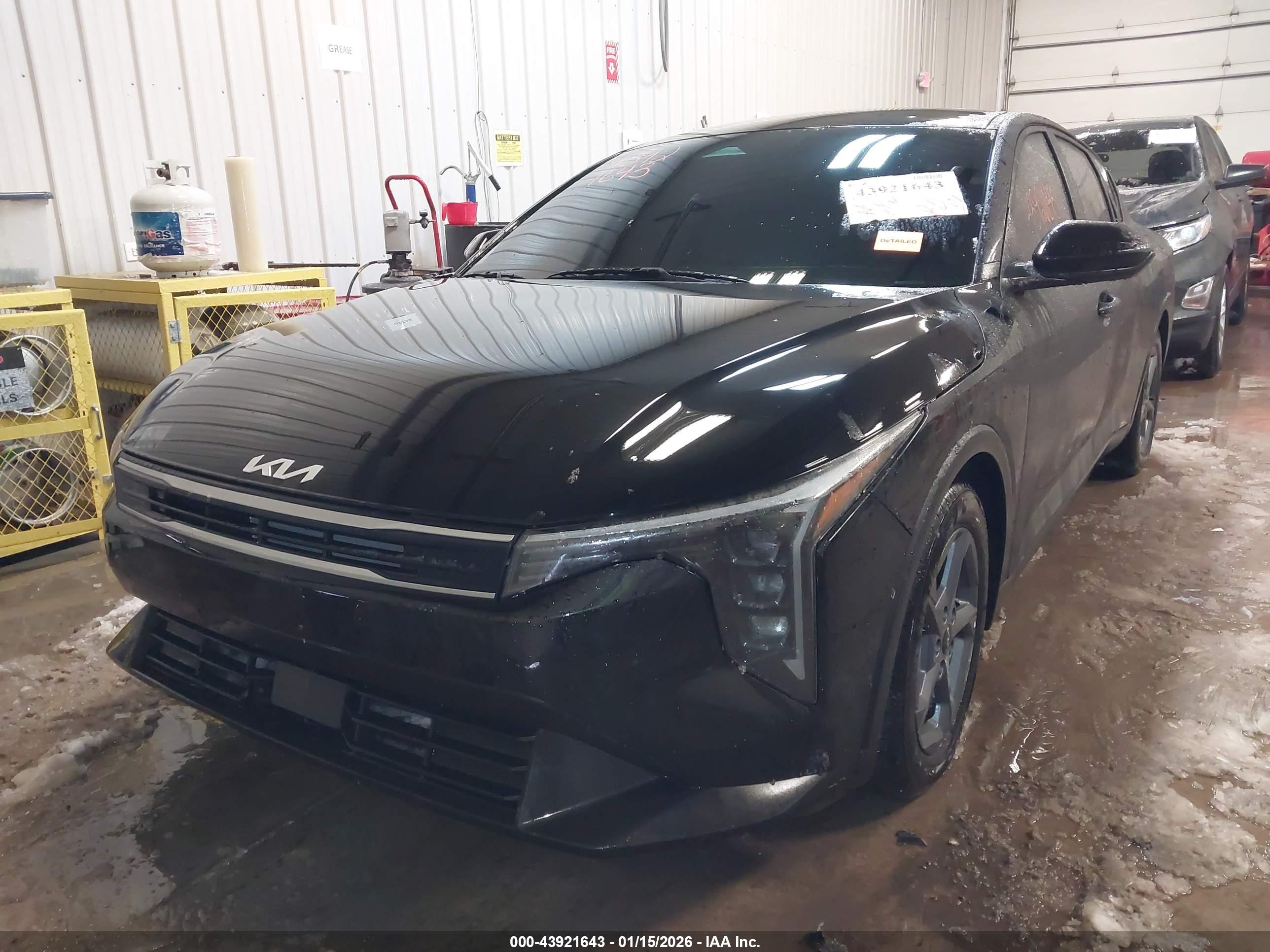KIA K4 image 2