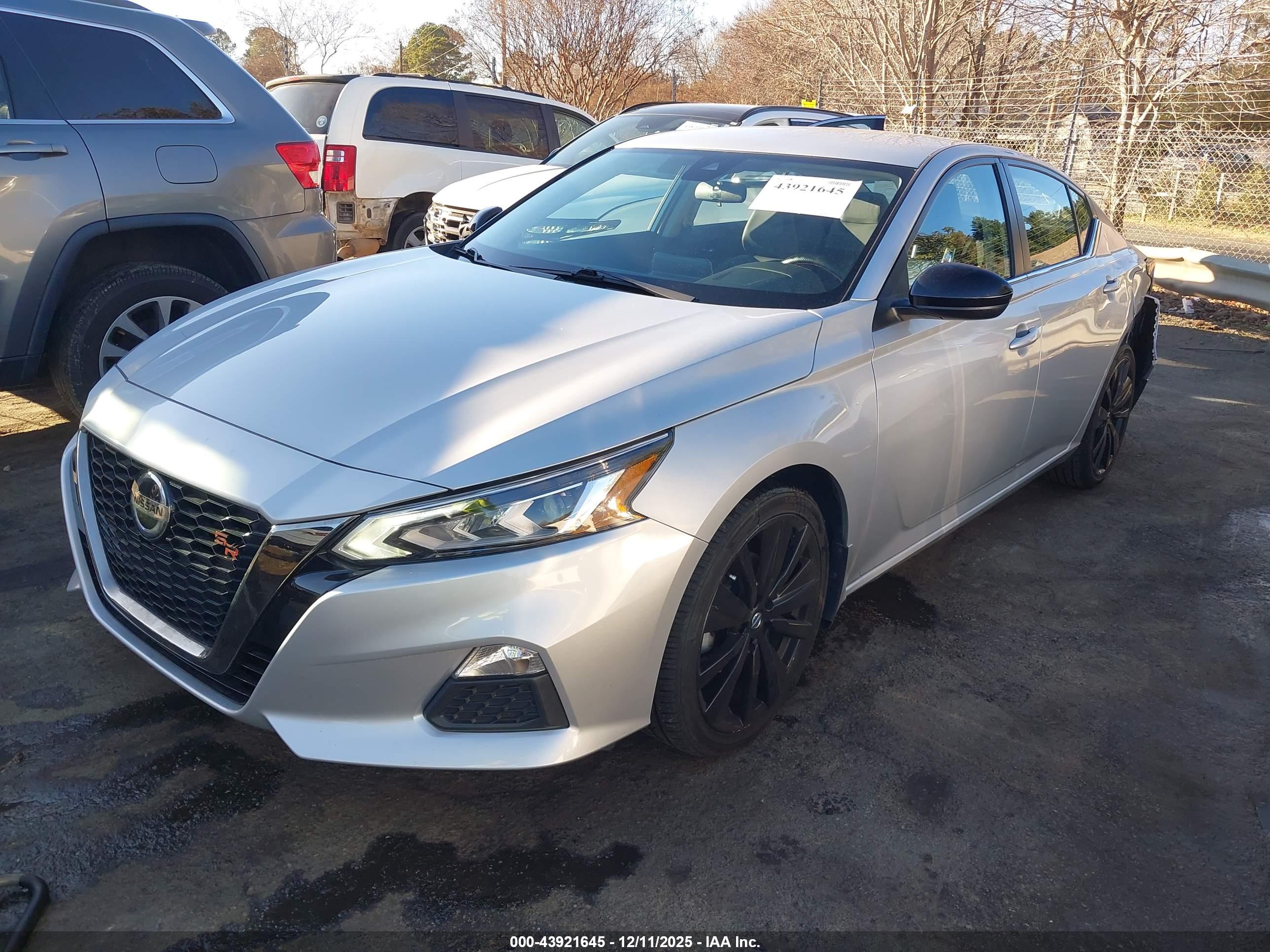 NISSAN ALTIMA image 2