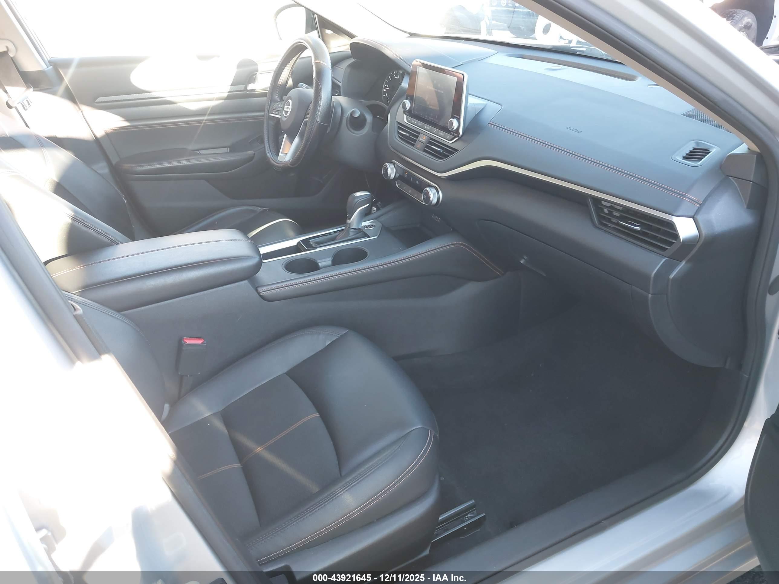 NISSAN ALTIMA image 5