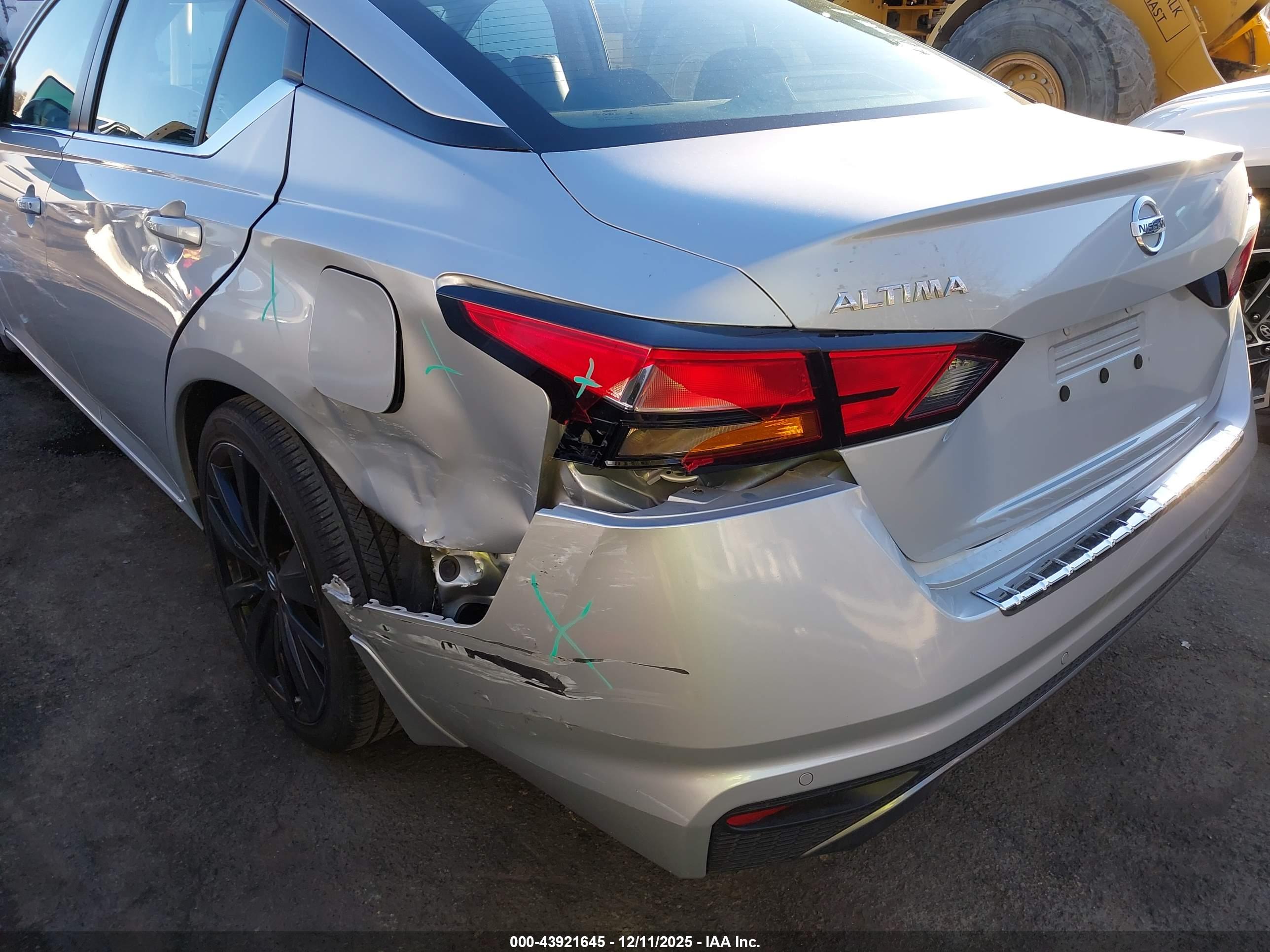 NISSAN ALTIMA image 6
