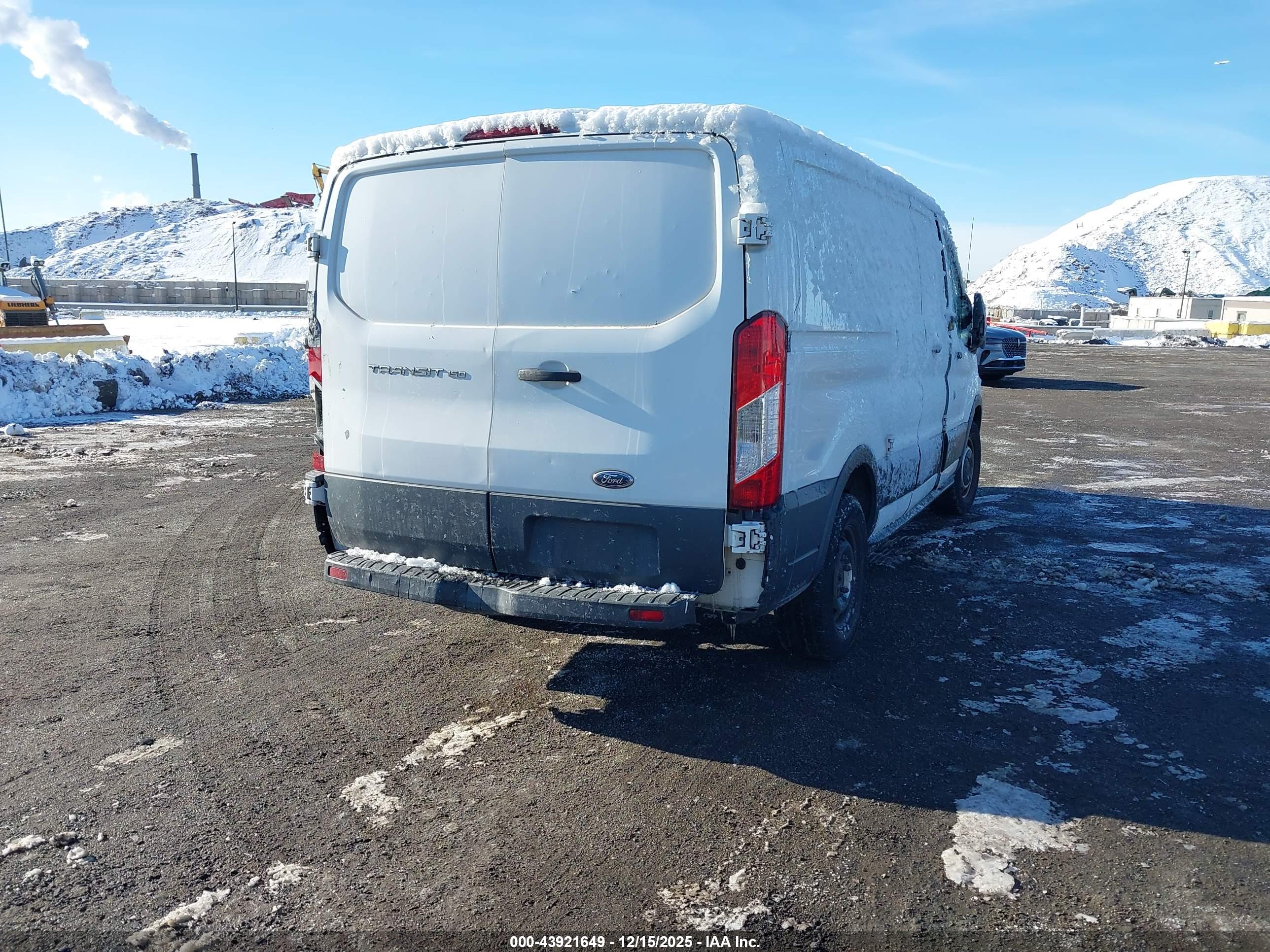 FORD TRANSIT-150 image 4