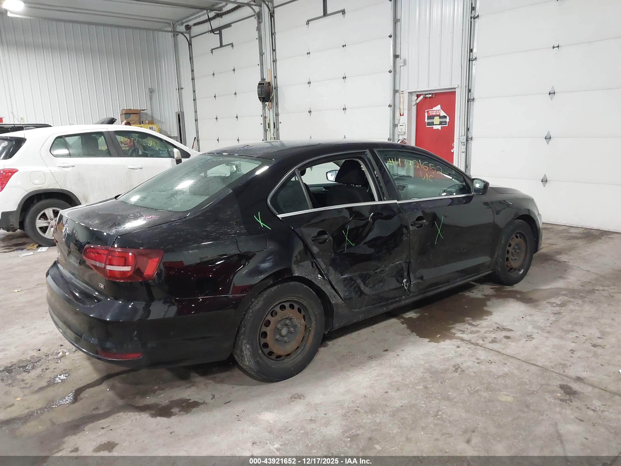 VOLKSWAGEN JETTA image 4