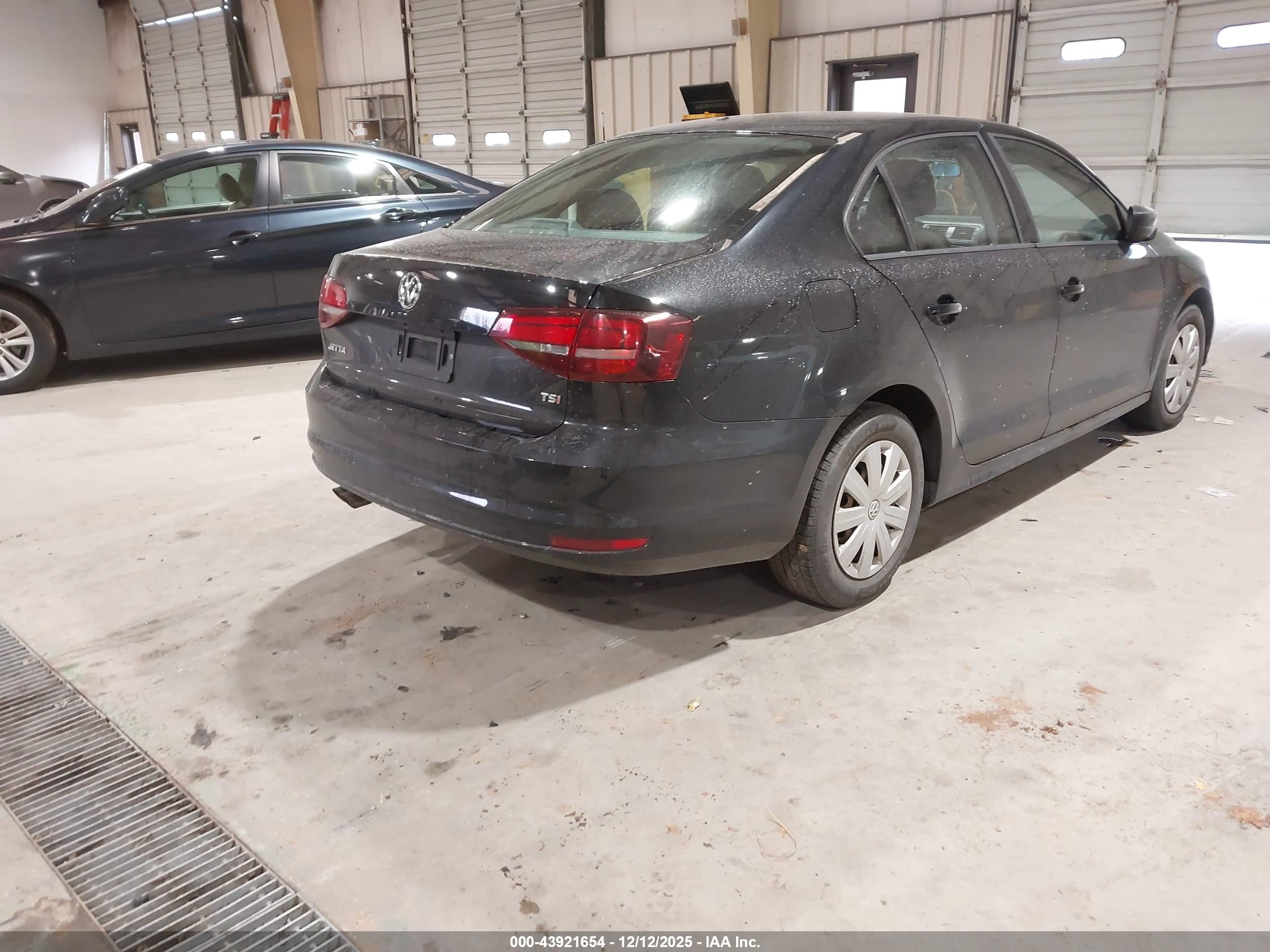 VOLKSWAGEN JETTA image 4