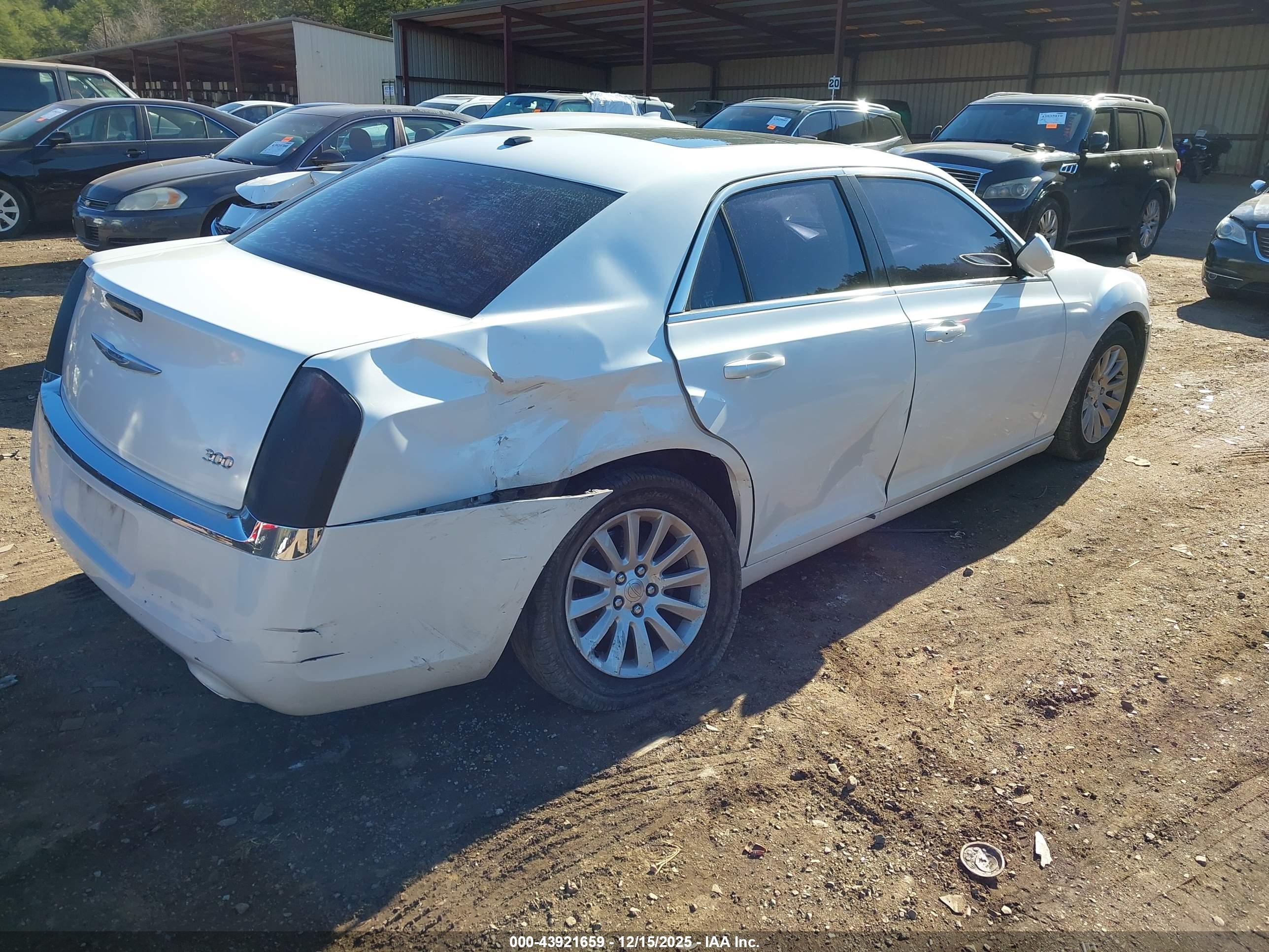 CHRYSLER 300 image 4