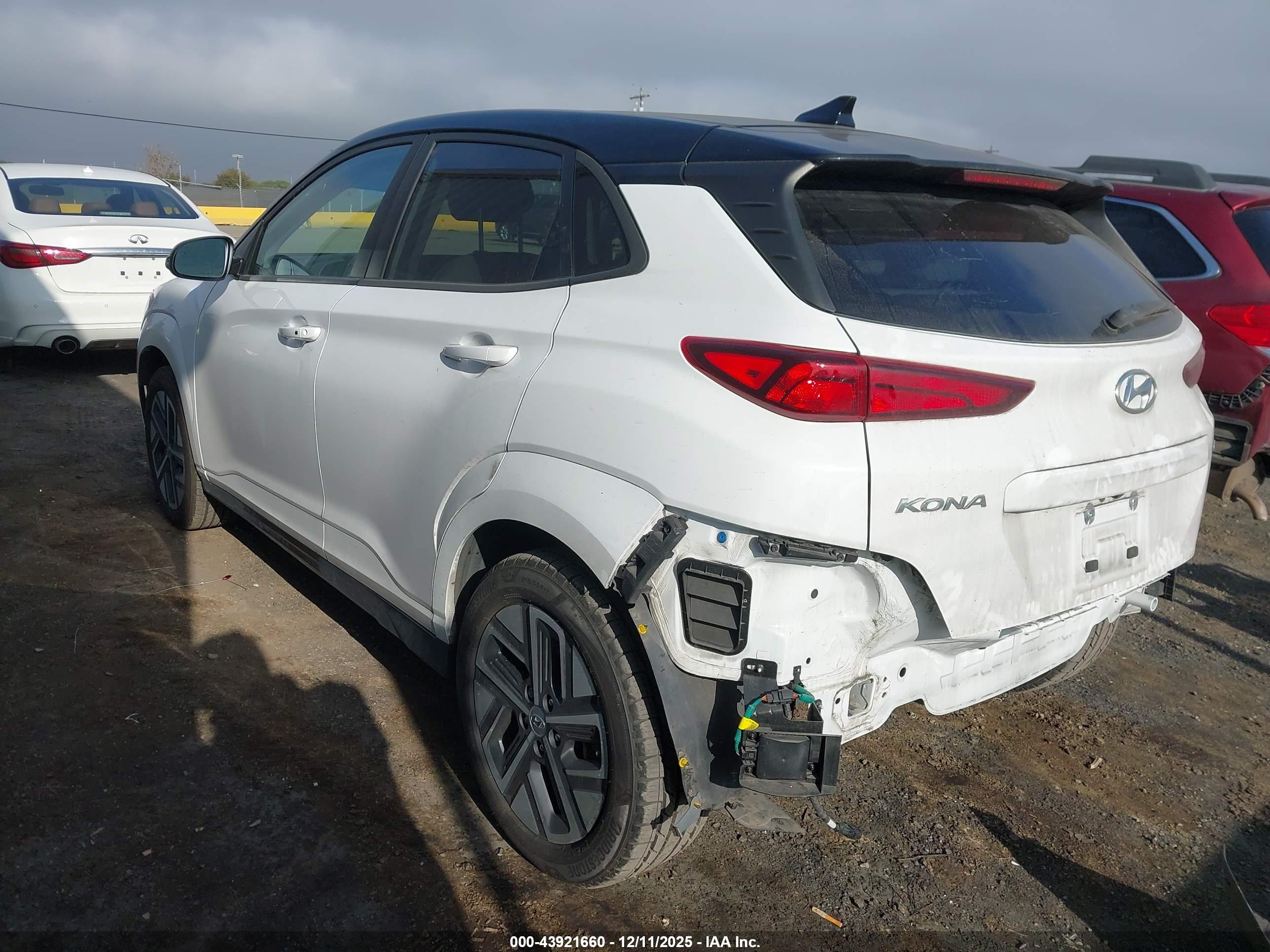 HYUNDAI KONA image 3