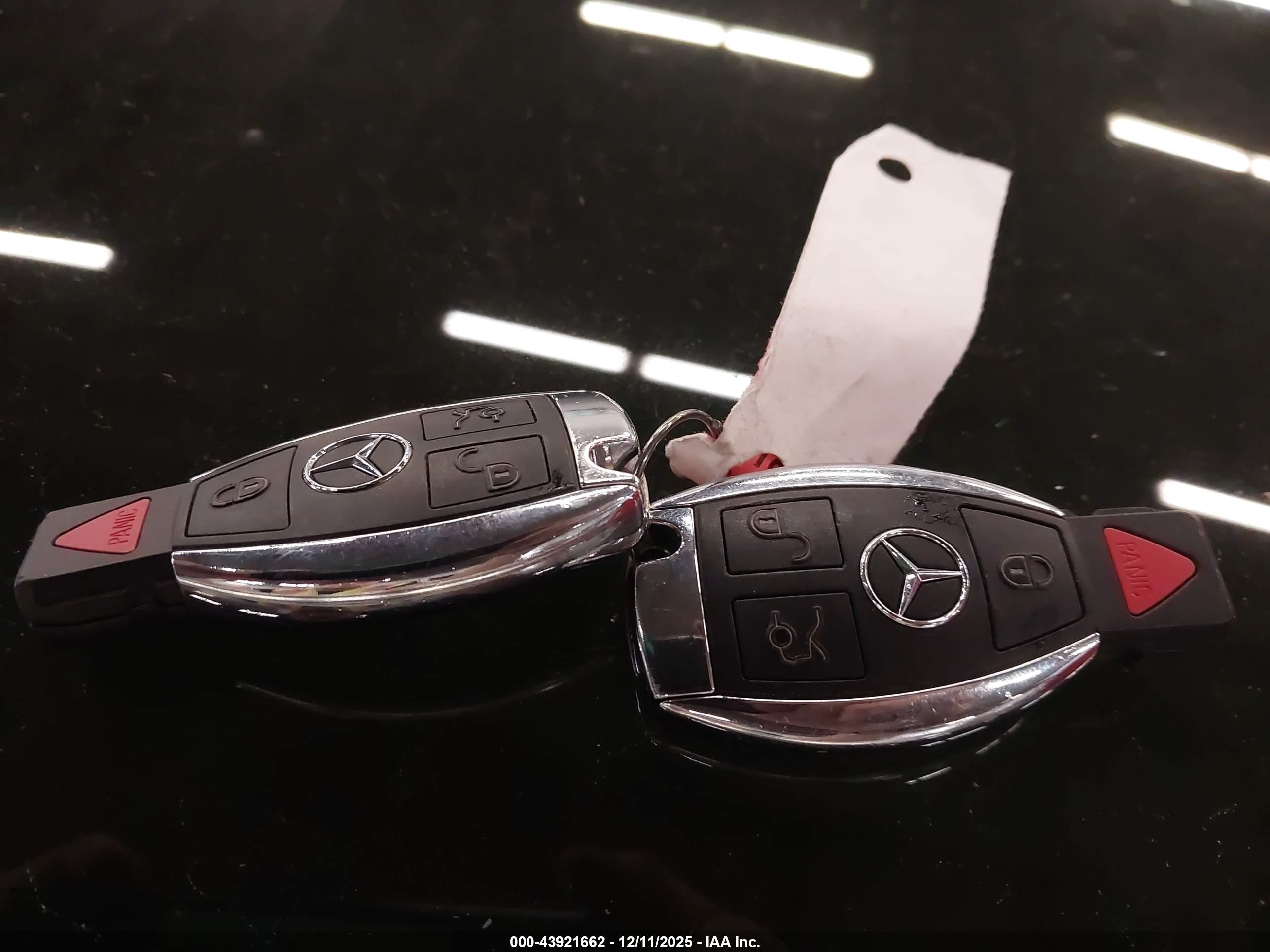 MERCEDES-BENZ GLA image 11