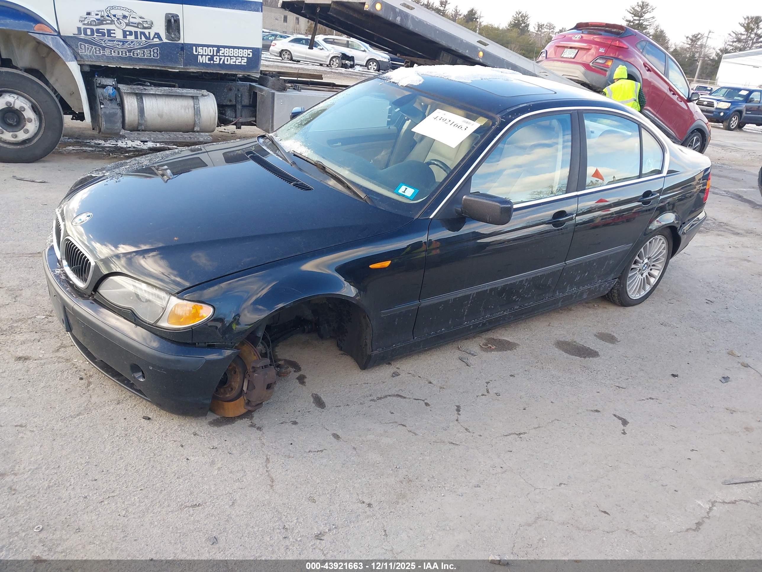 BMW 330XI image 2