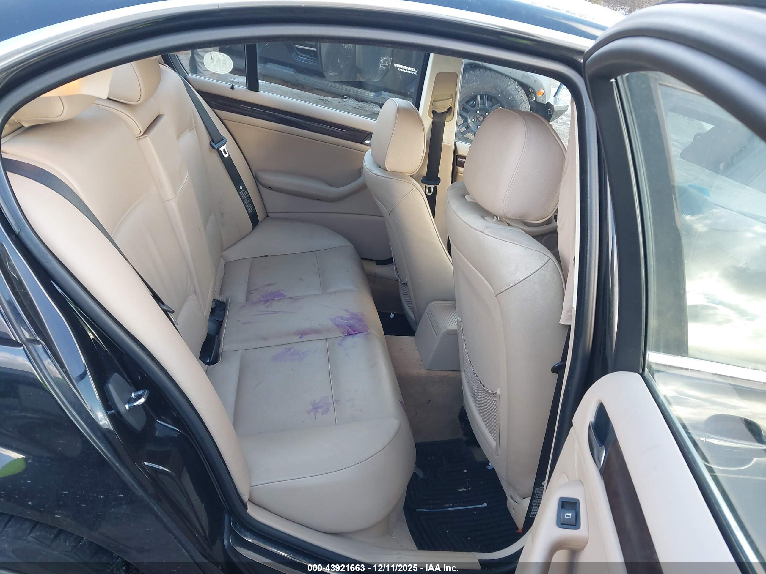 BMW 330XI image 8