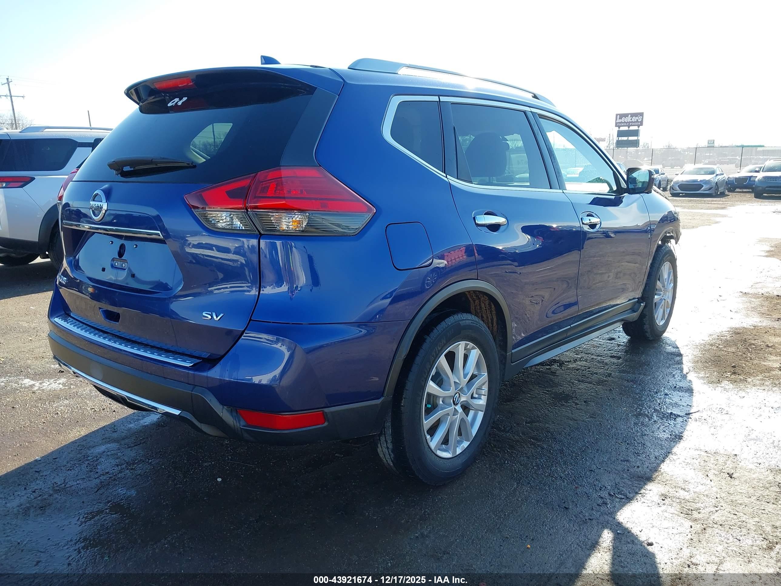 NISSAN ROGUE image 4