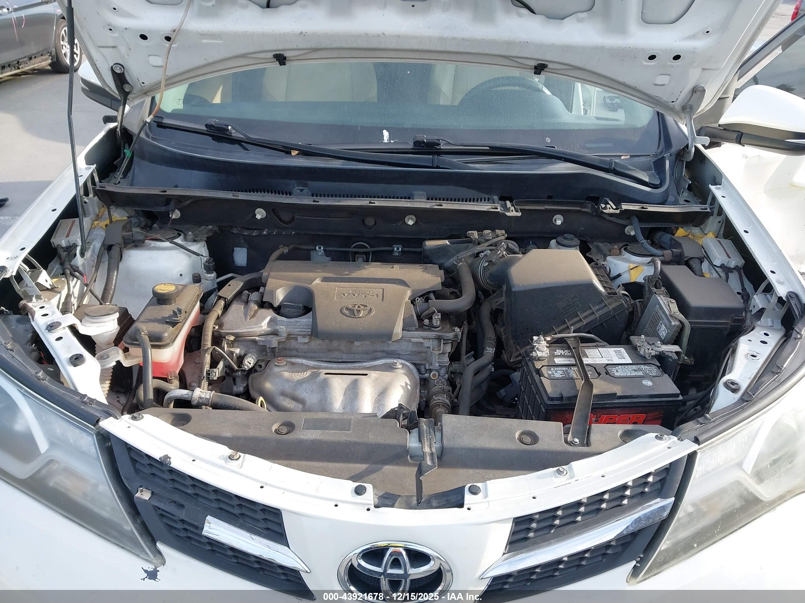 TOYOTA RAV4 image 10