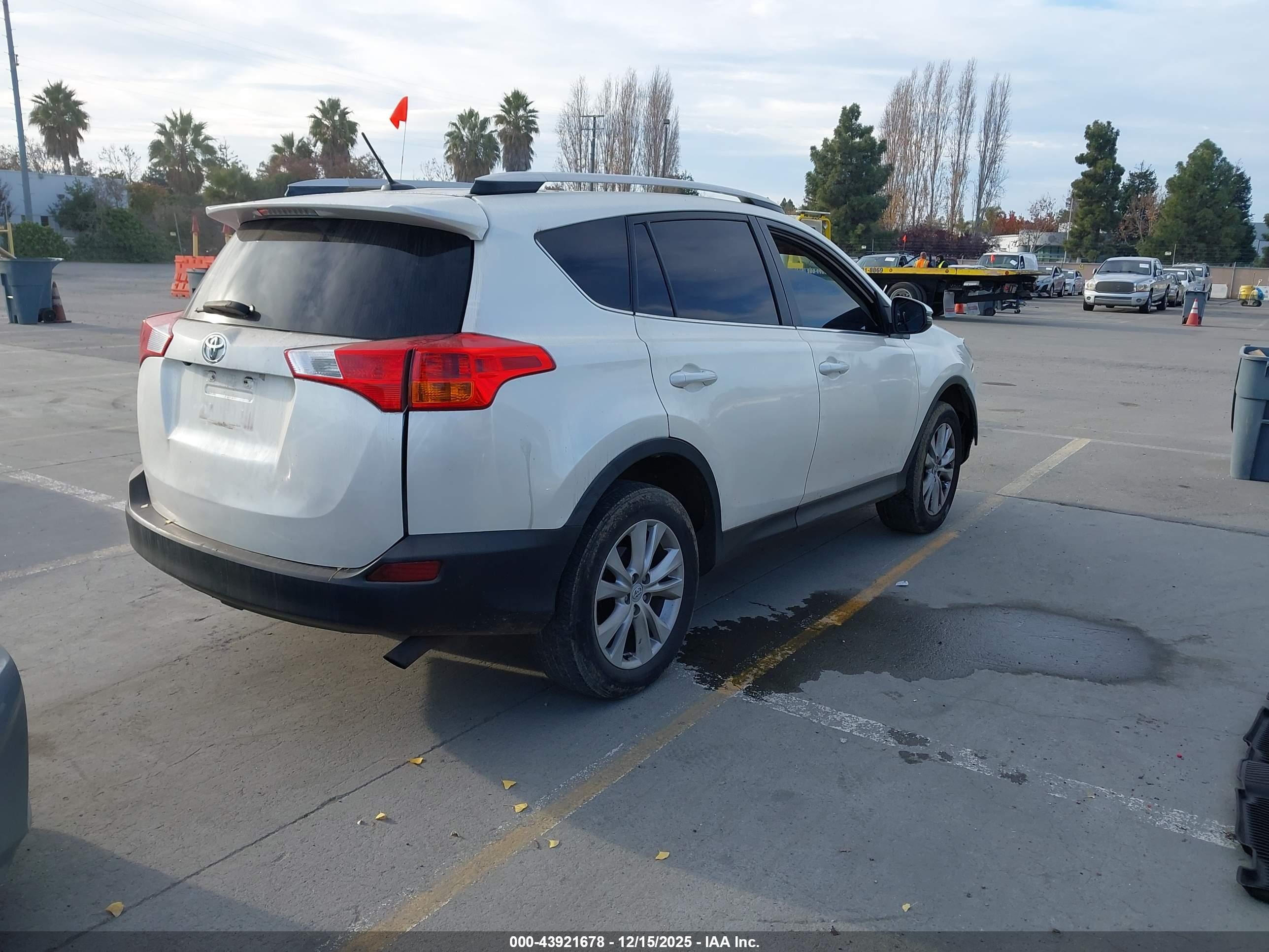 TOYOTA RAV4 image 4