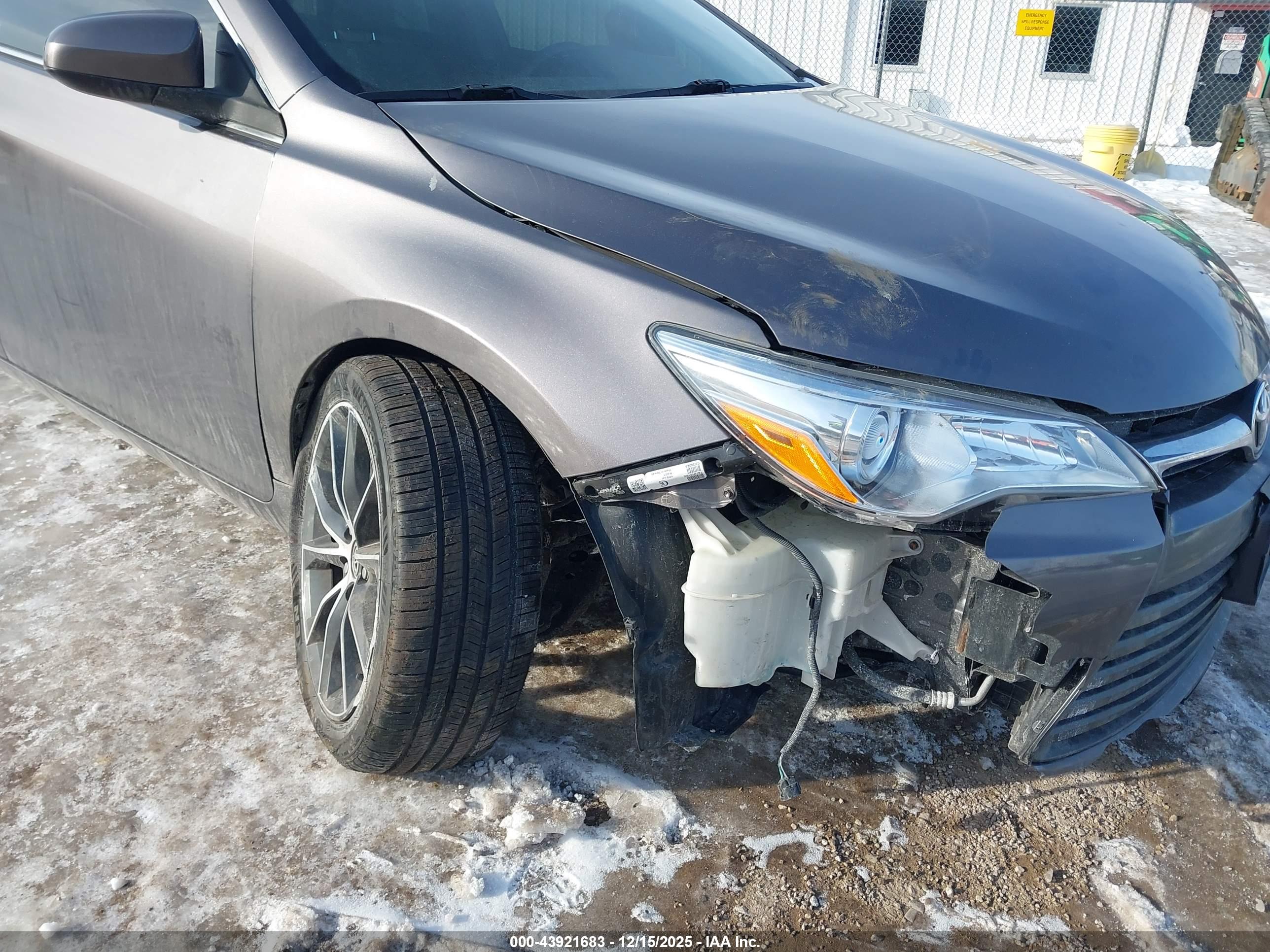 TOYOTA CAMRY image 6