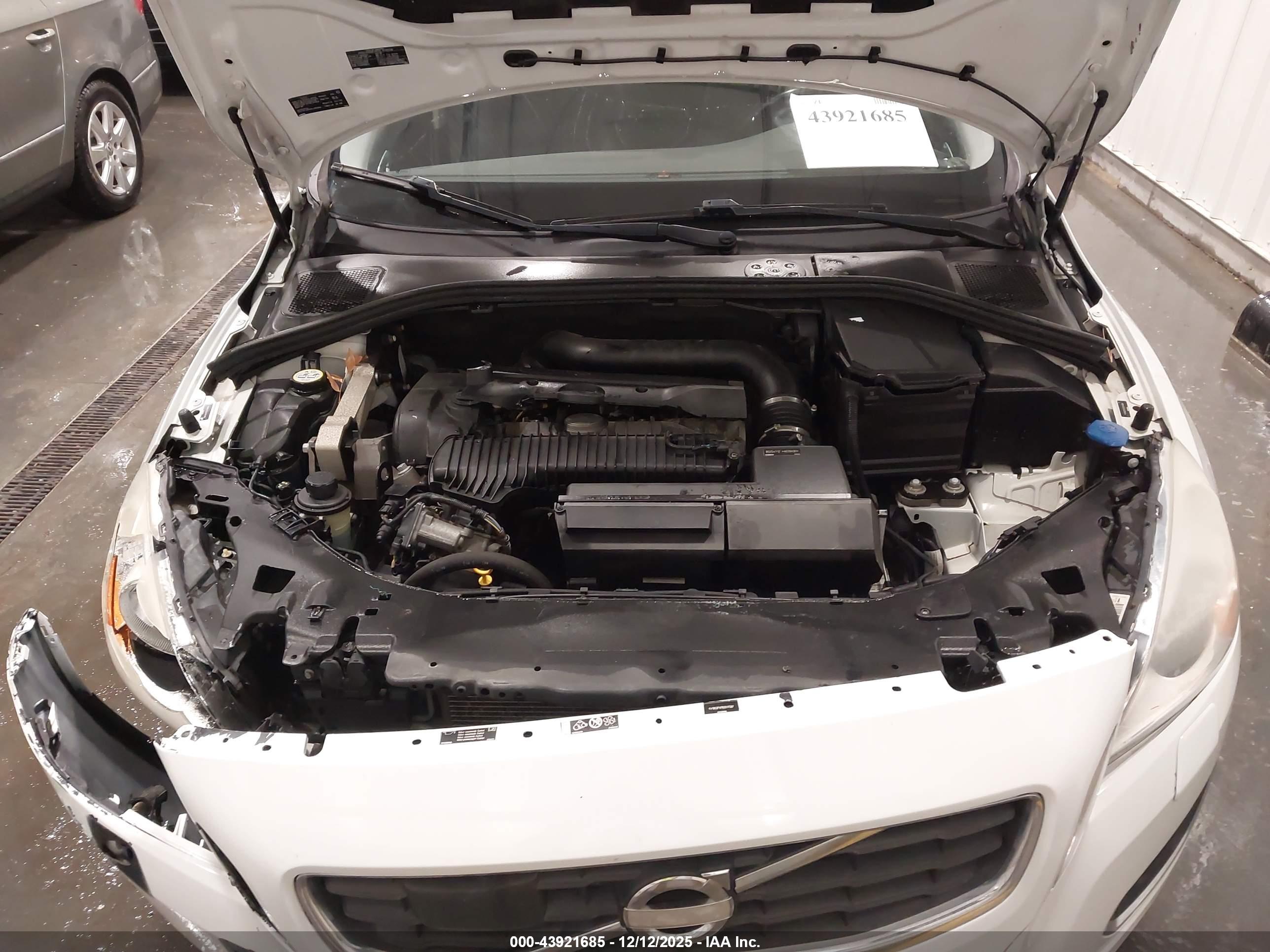 VOLVO S60 image 10