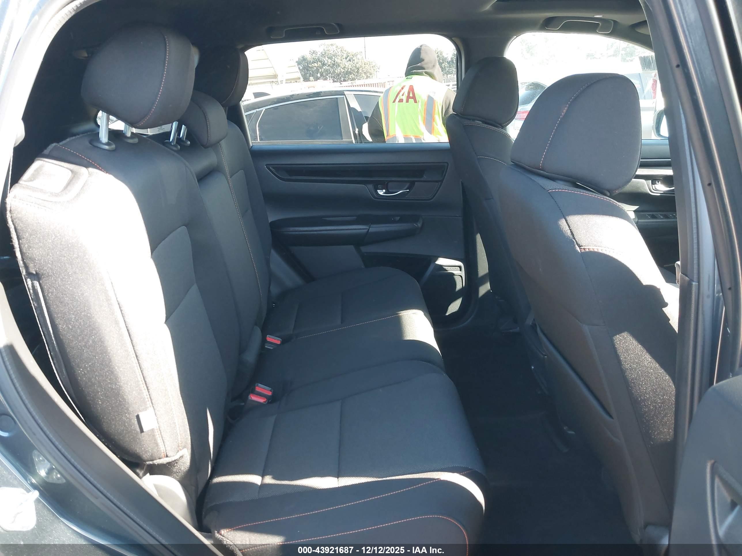 HONDA CR-V image 8