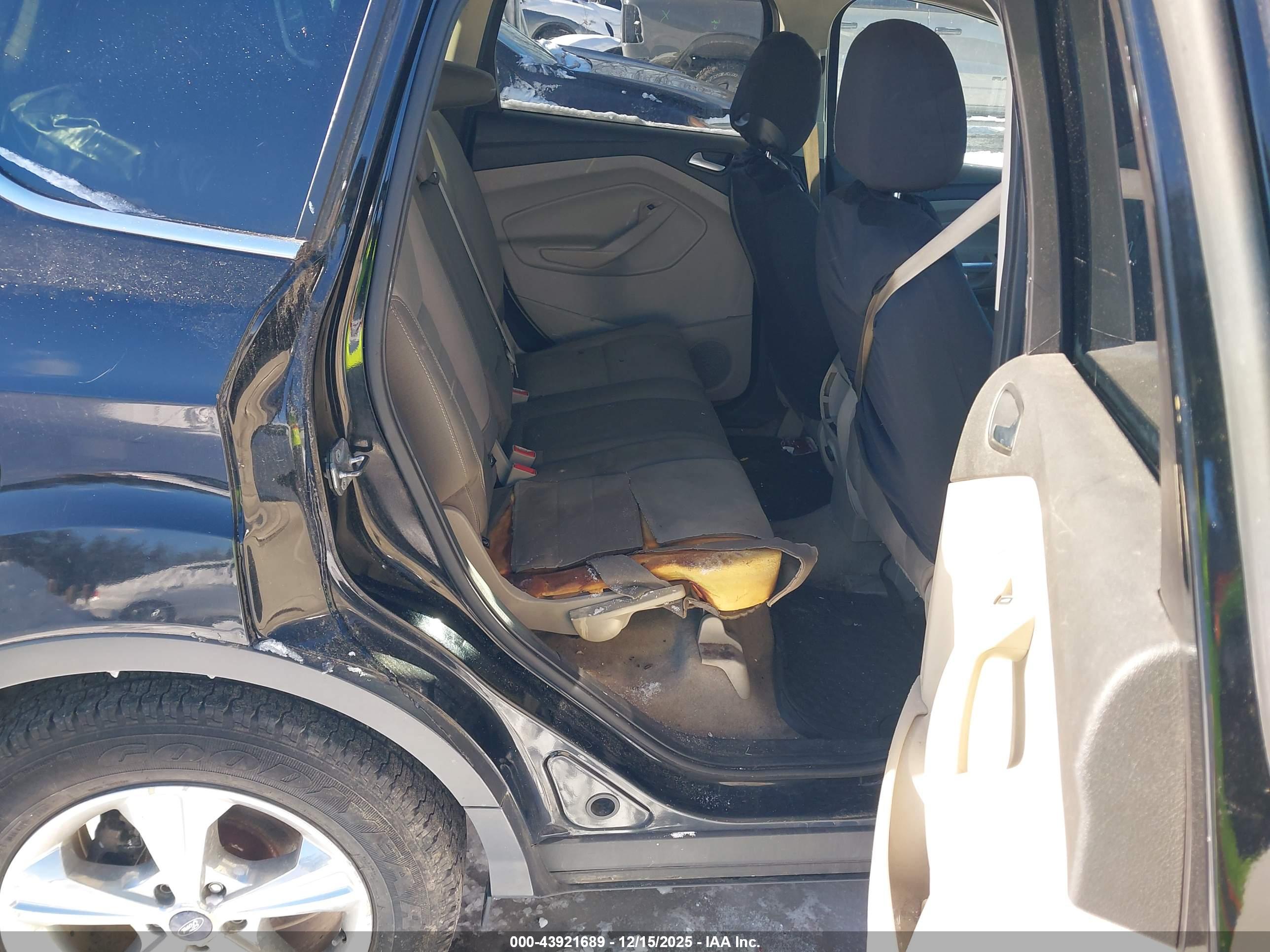 FORD ESCAPE image 8
