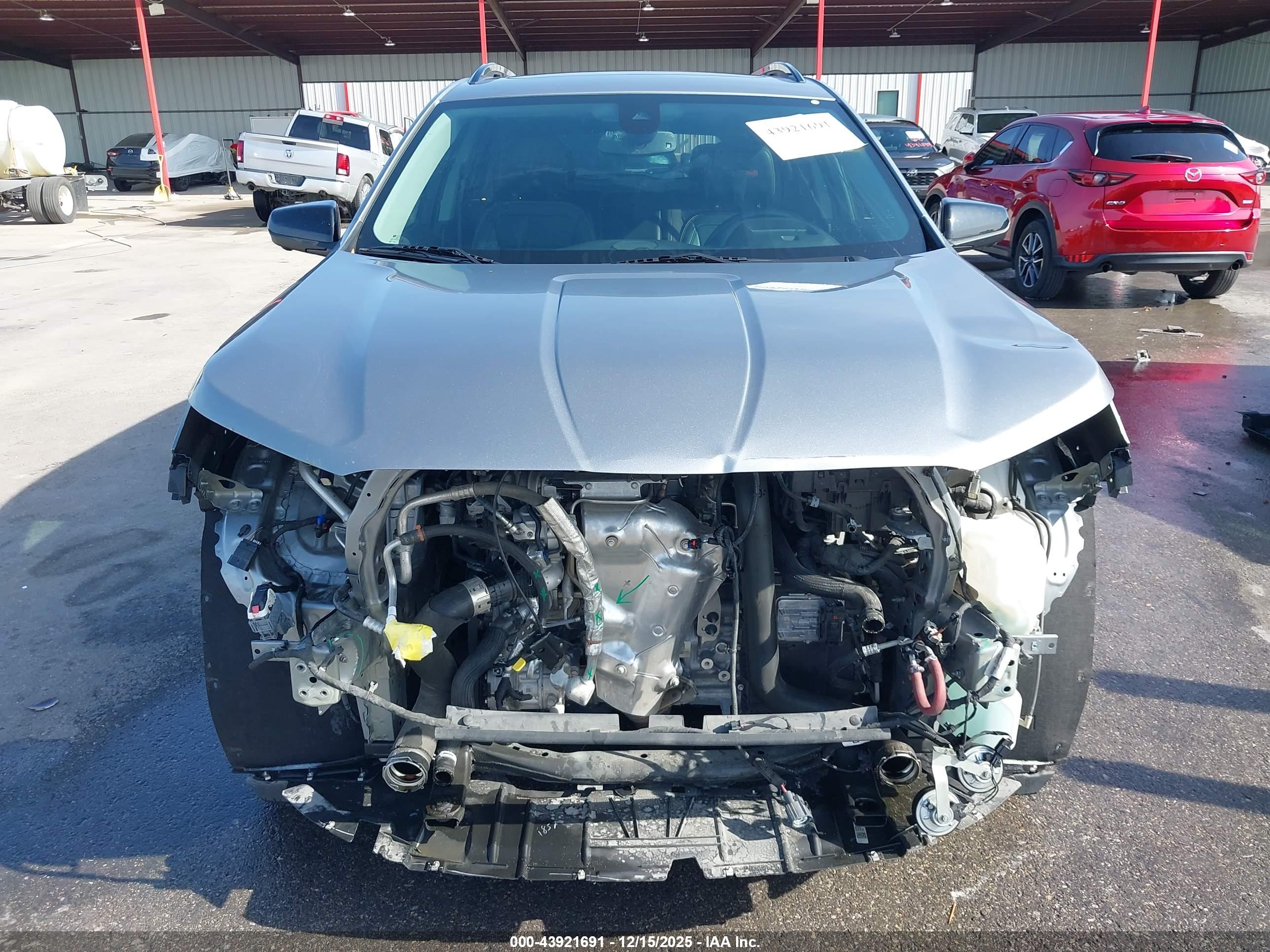 GMC TERRAIN image 6