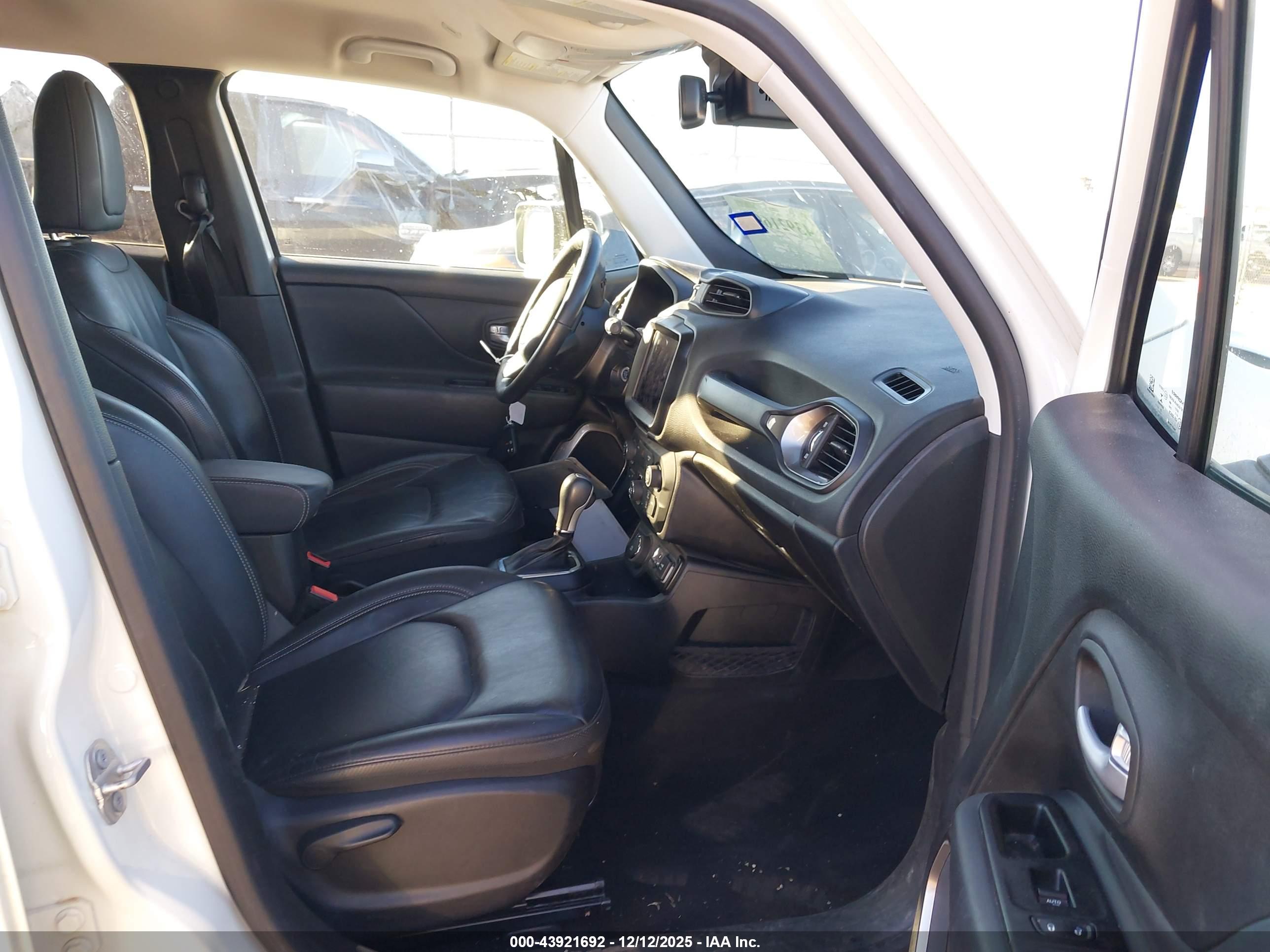 JEEP RENEGADE image 5