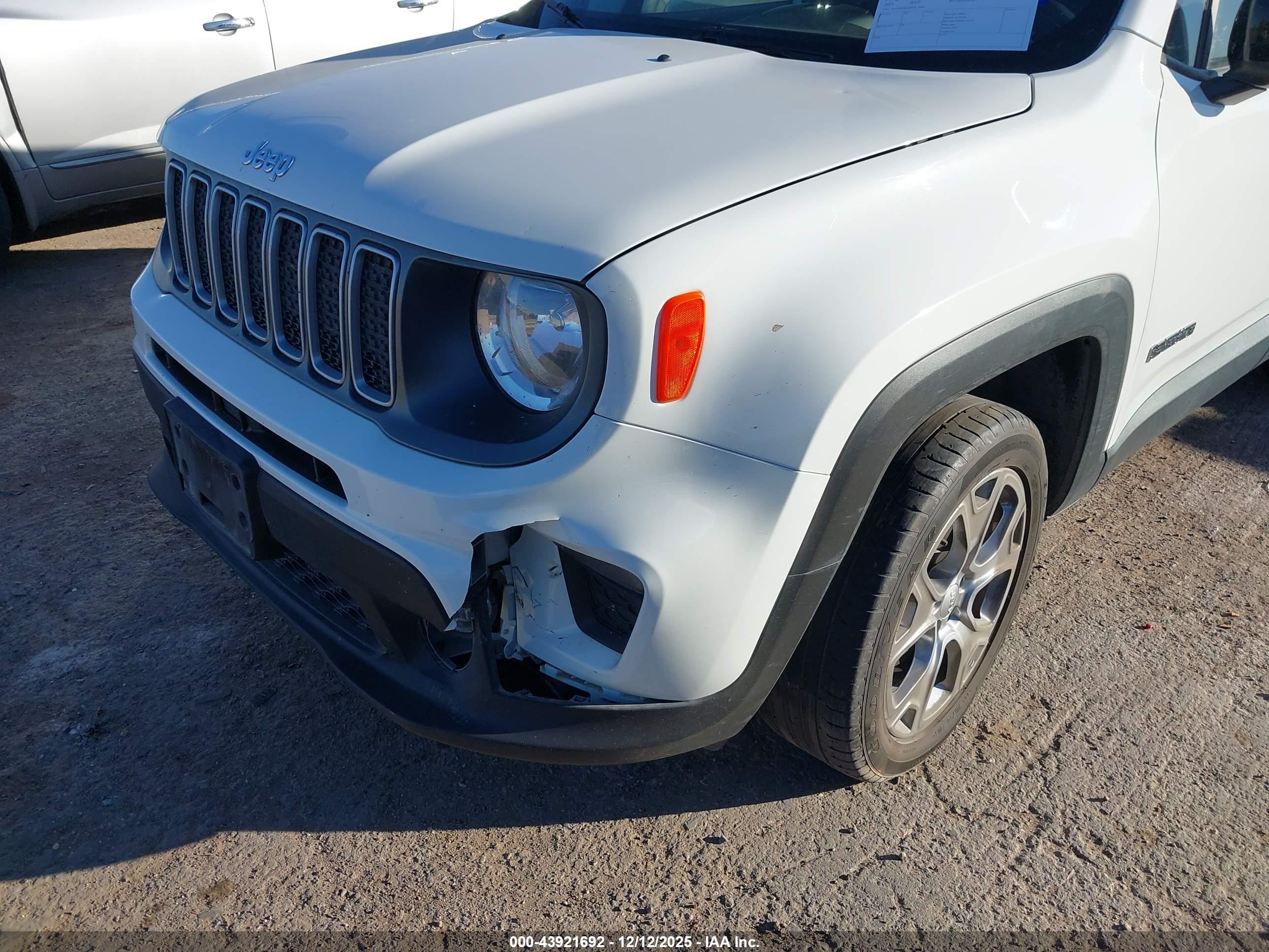 JEEP RENEGADE image 6