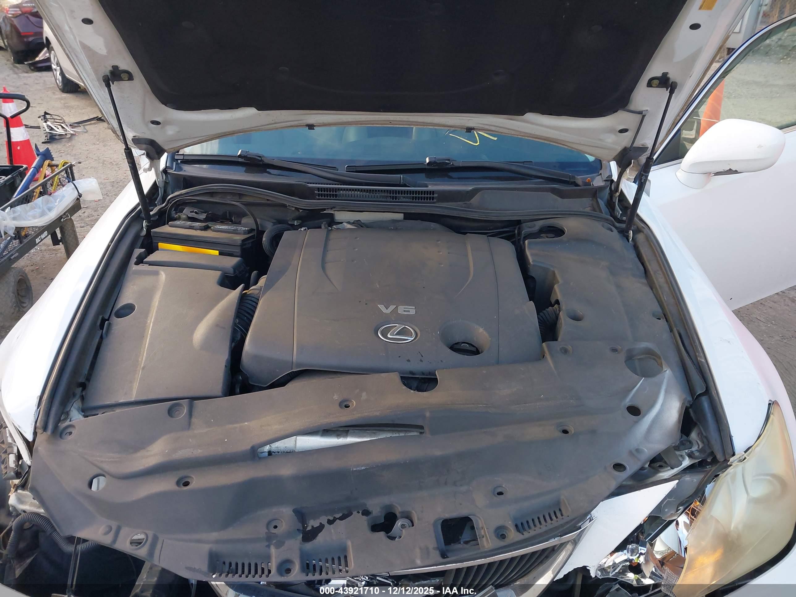 LEXUS IS image 10