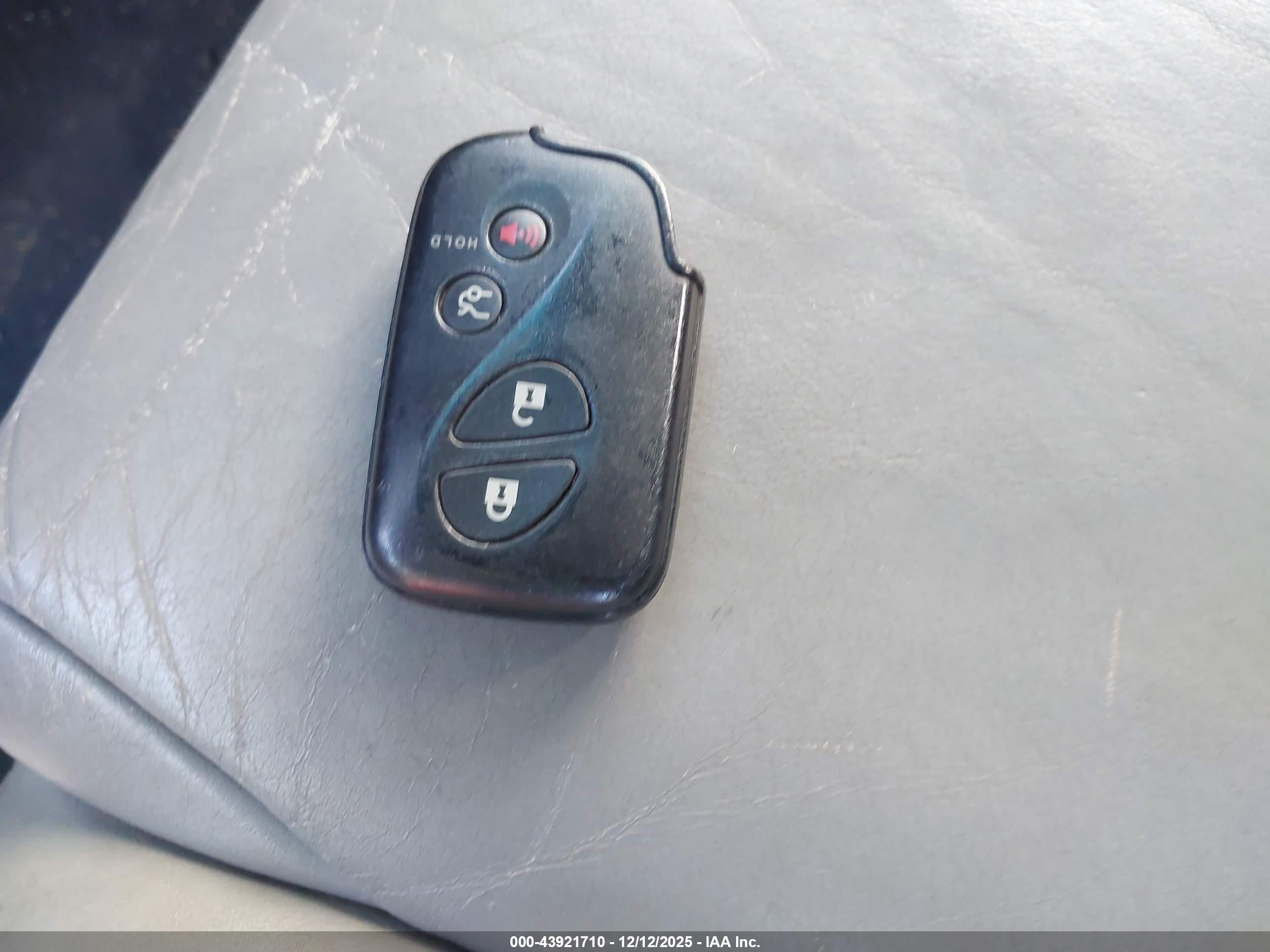LEXUS IS image 11