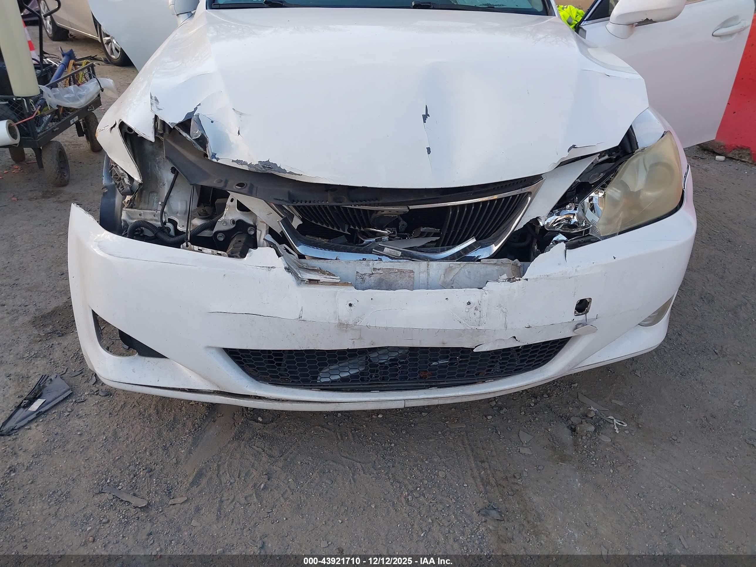 LEXUS IS image 6