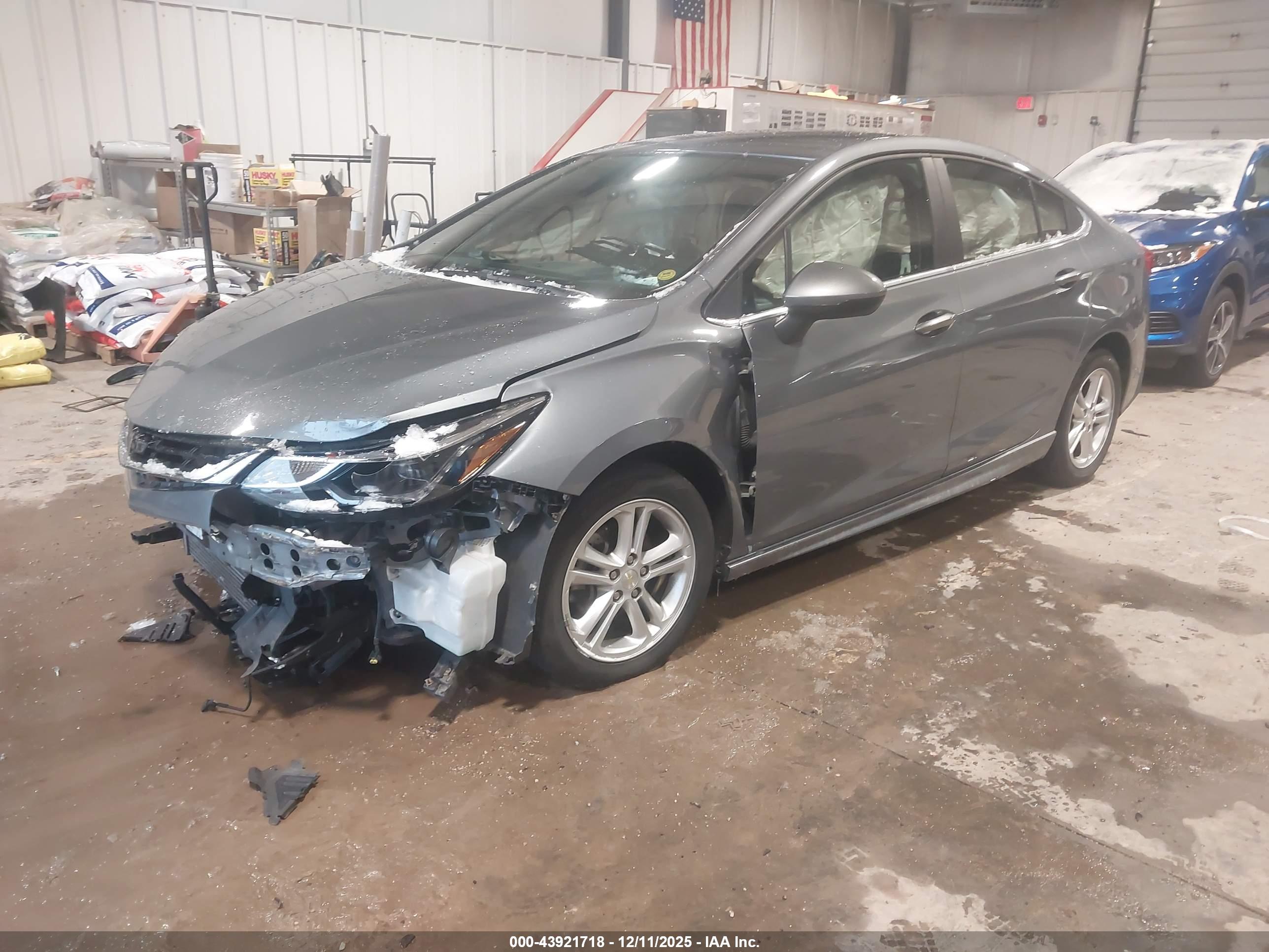CHEVROLET CRUZE image 2