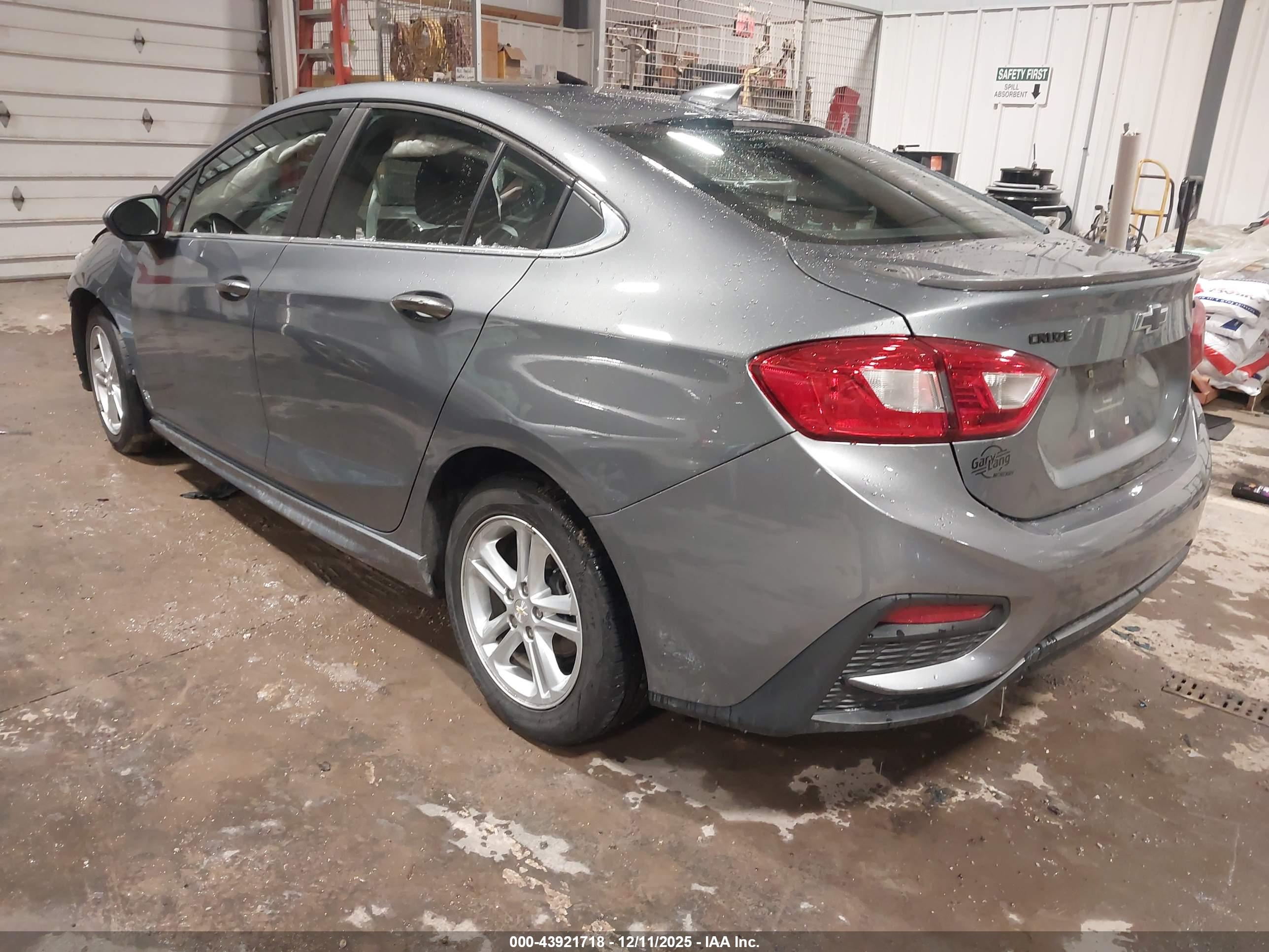 CHEVROLET CRUZE image 3