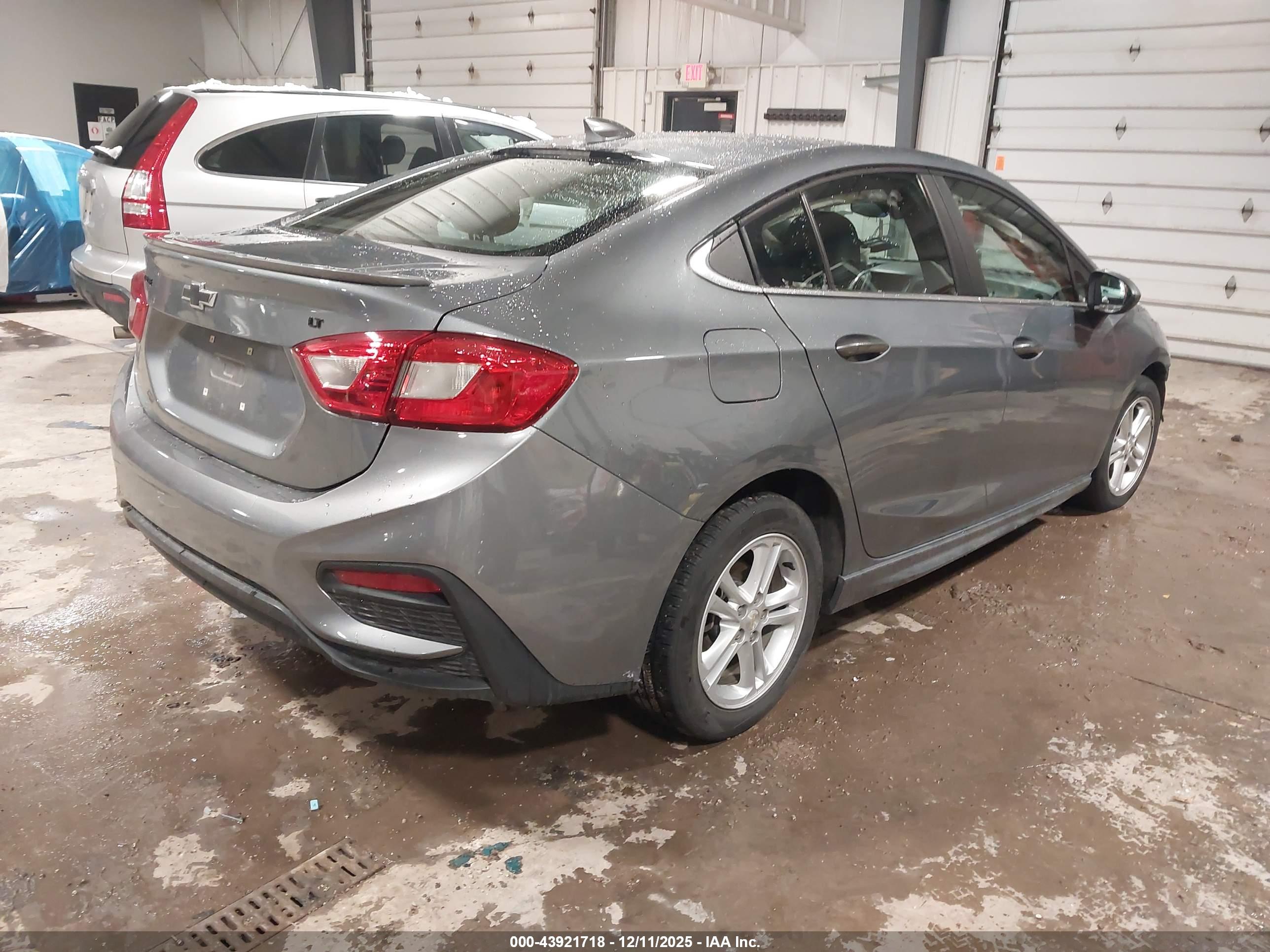 CHEVROLET CRUZE image 4