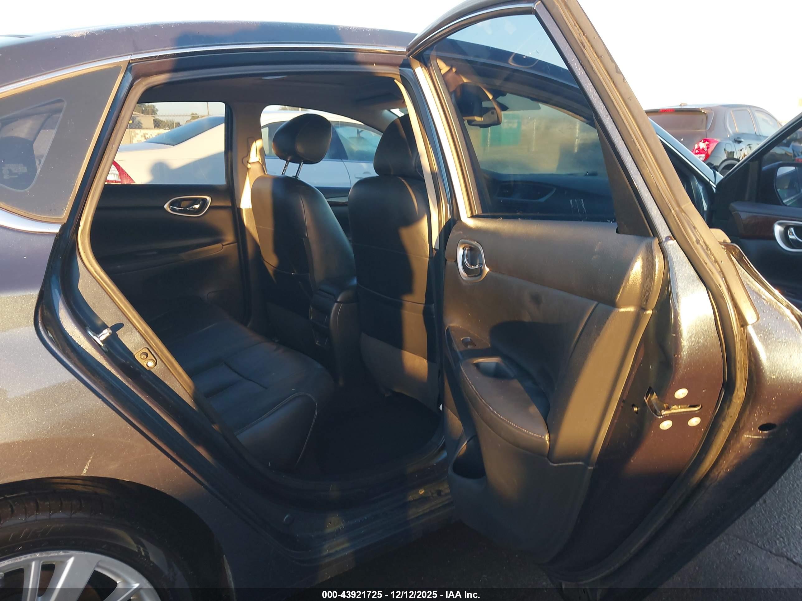 NISSAN SENTRA image 8