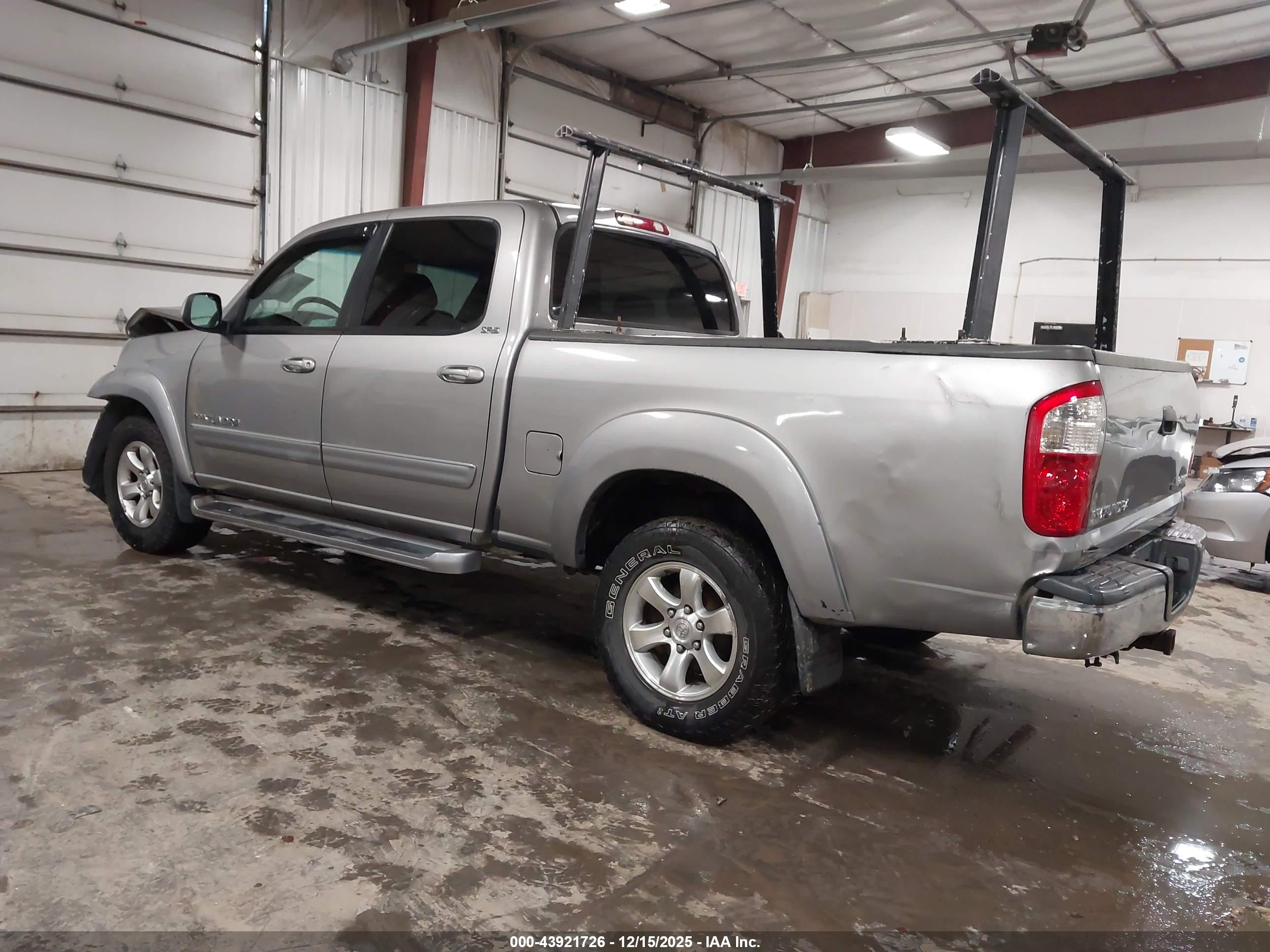 TOYOTA TUNDRA image 3