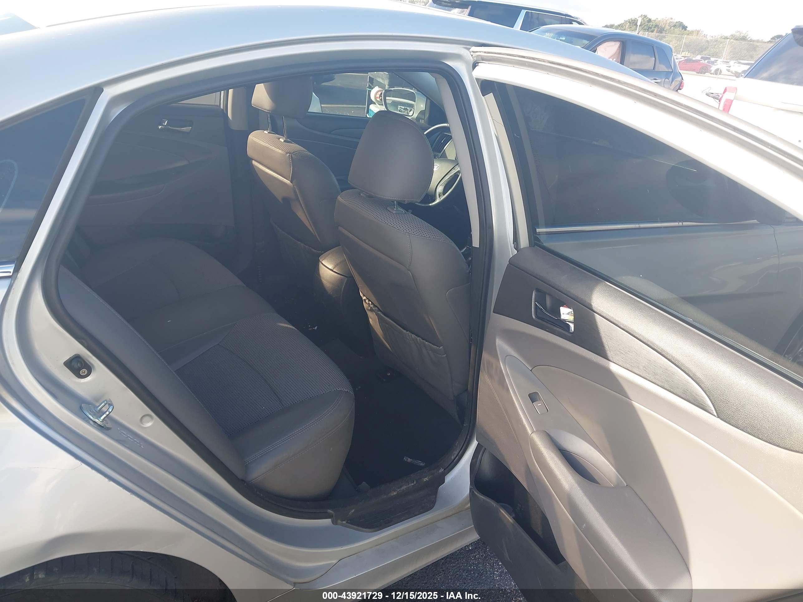 HYUNDAI SONATA image 8