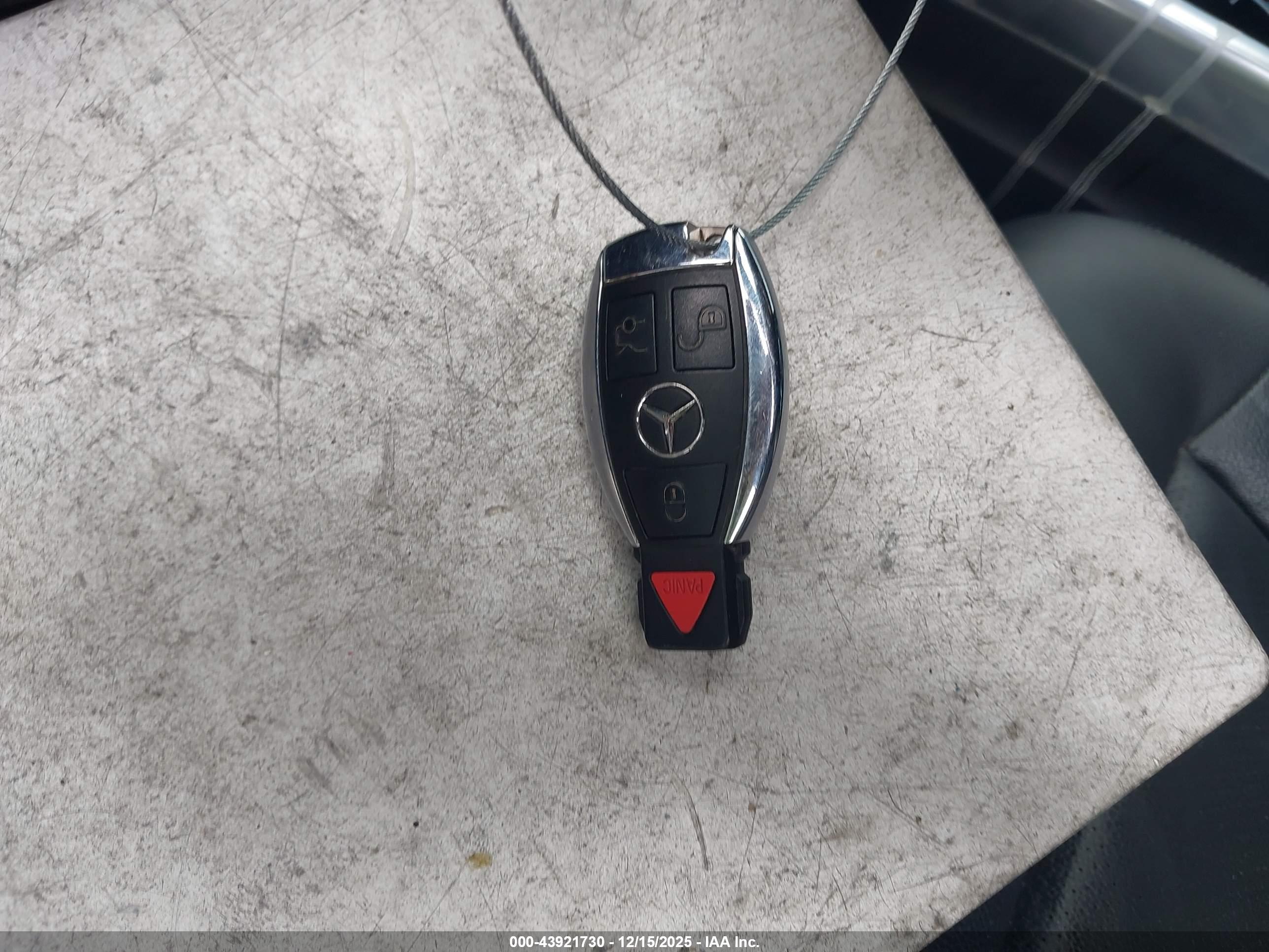 MERCEDES-BENZ E image 11