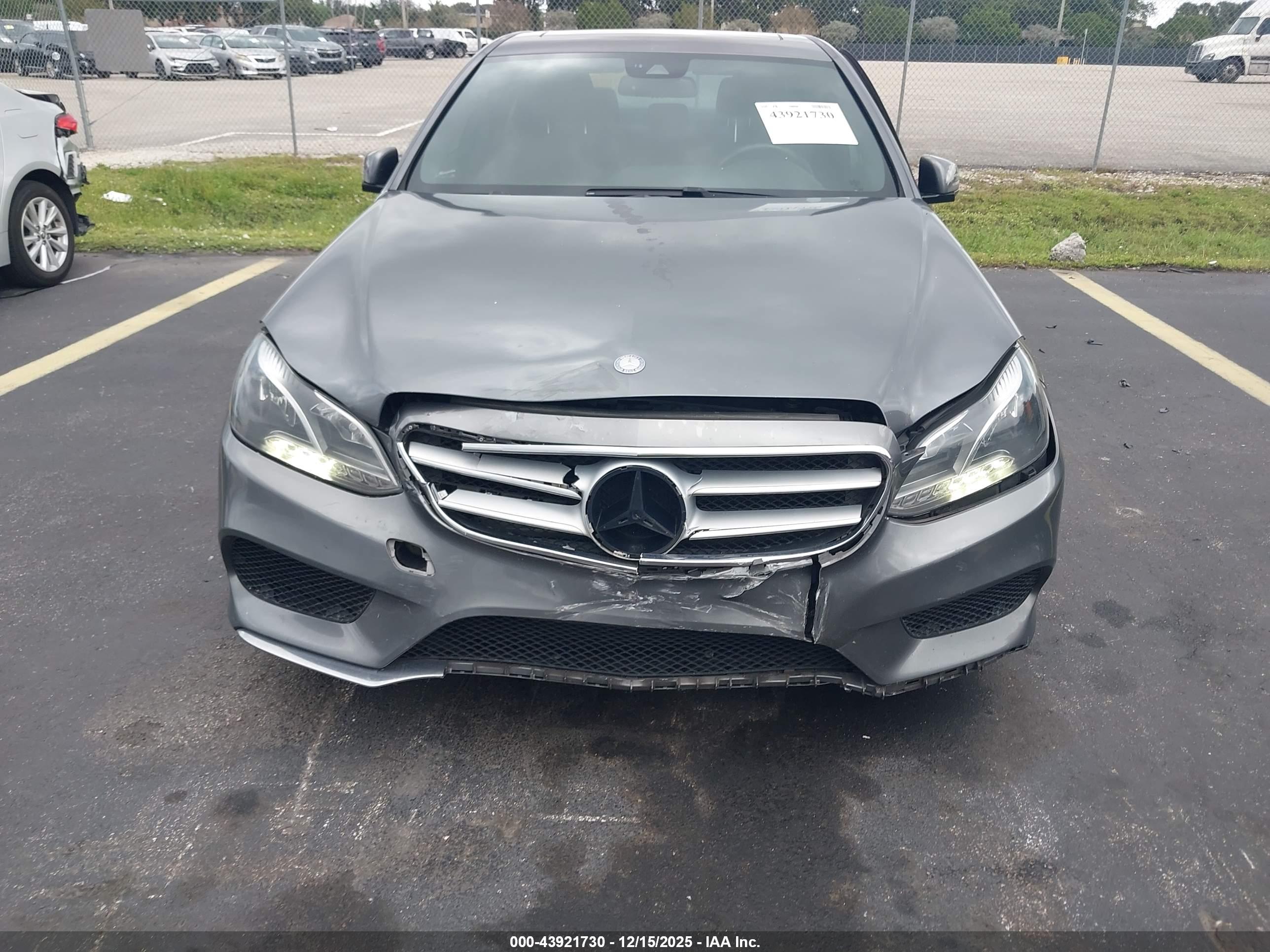 MERCEDES-BENZ E image 6
