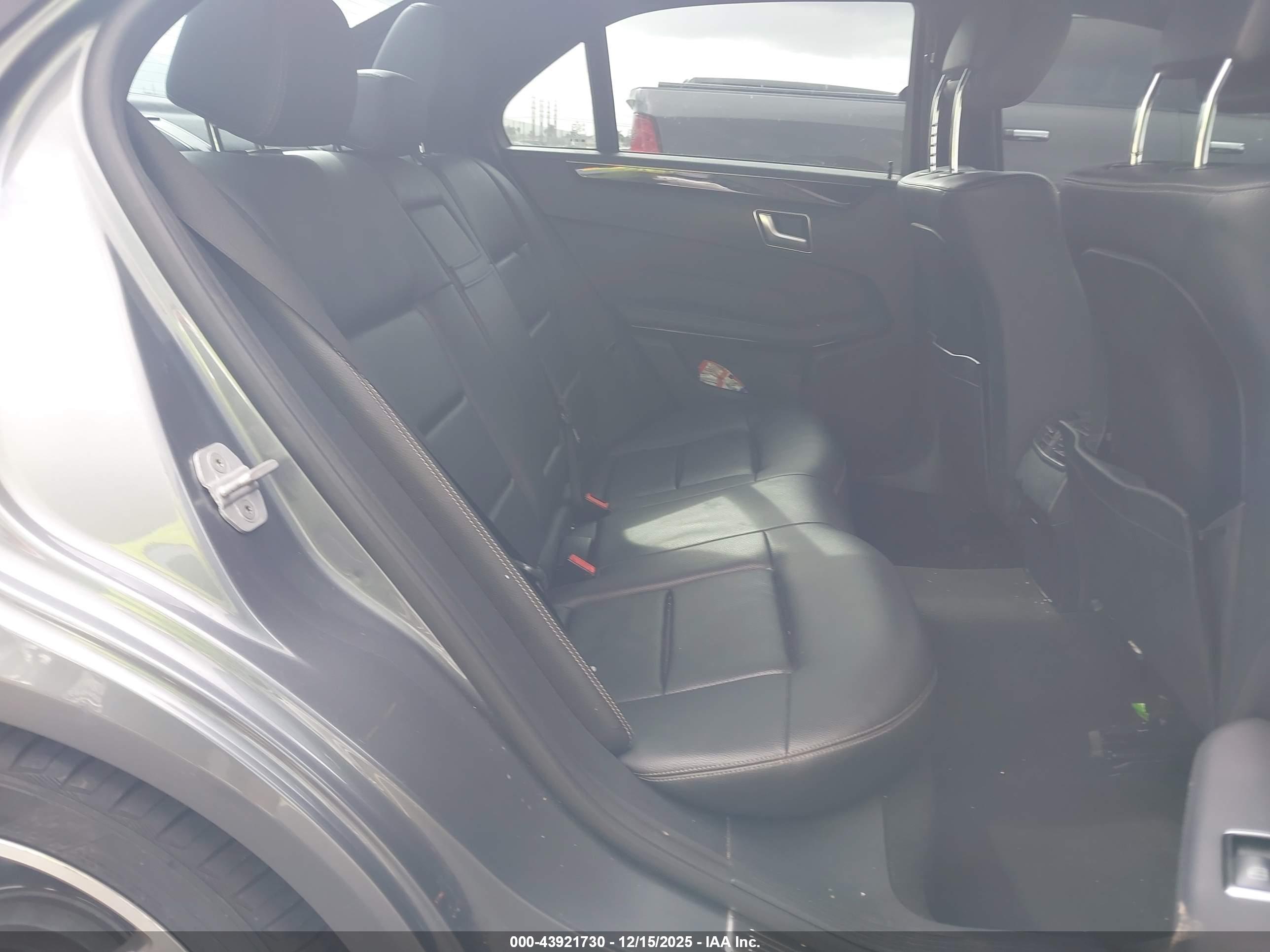 MERCEDES-BENZ E image 8